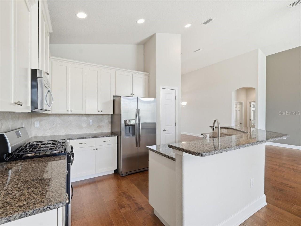 2514 SUMMERDALE CT — photo 16