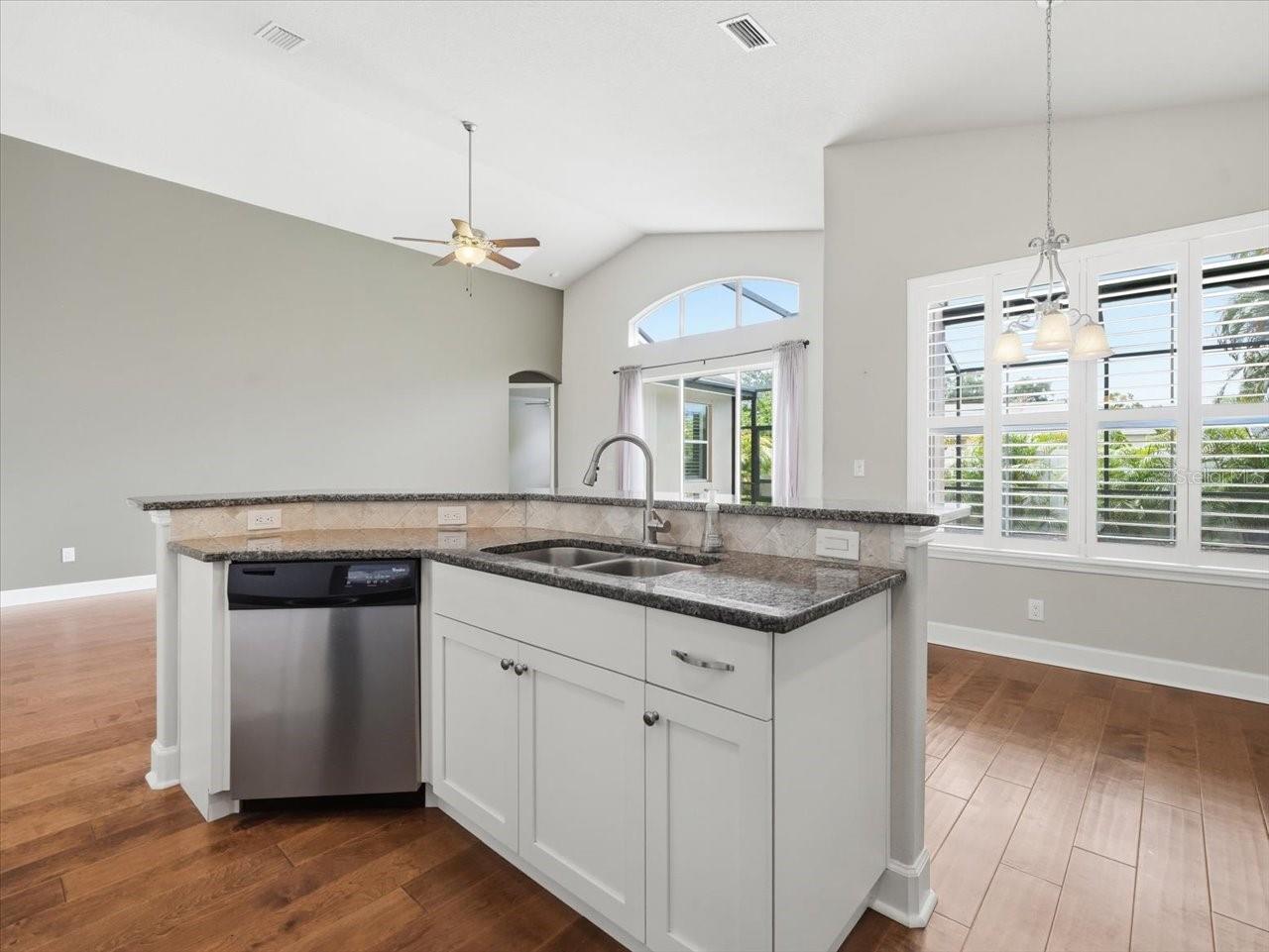 2514 SUMMERDALE CT — photo 18
