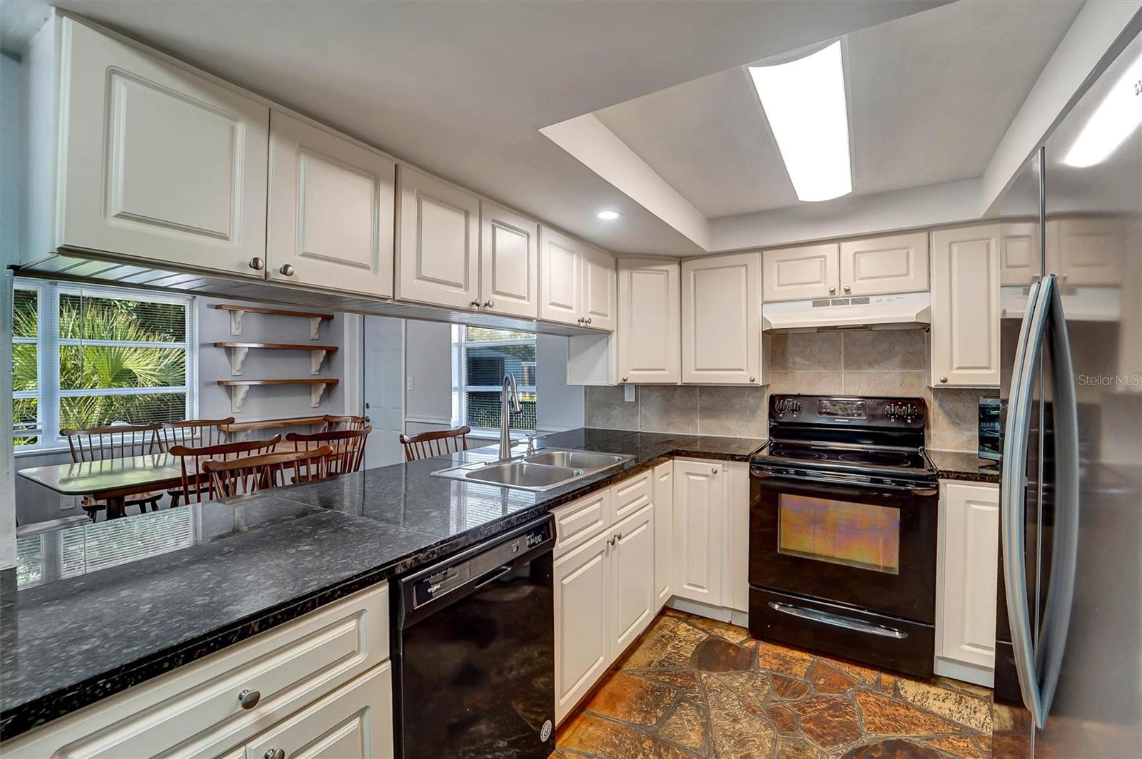 5344 NANCY LN — photo 9