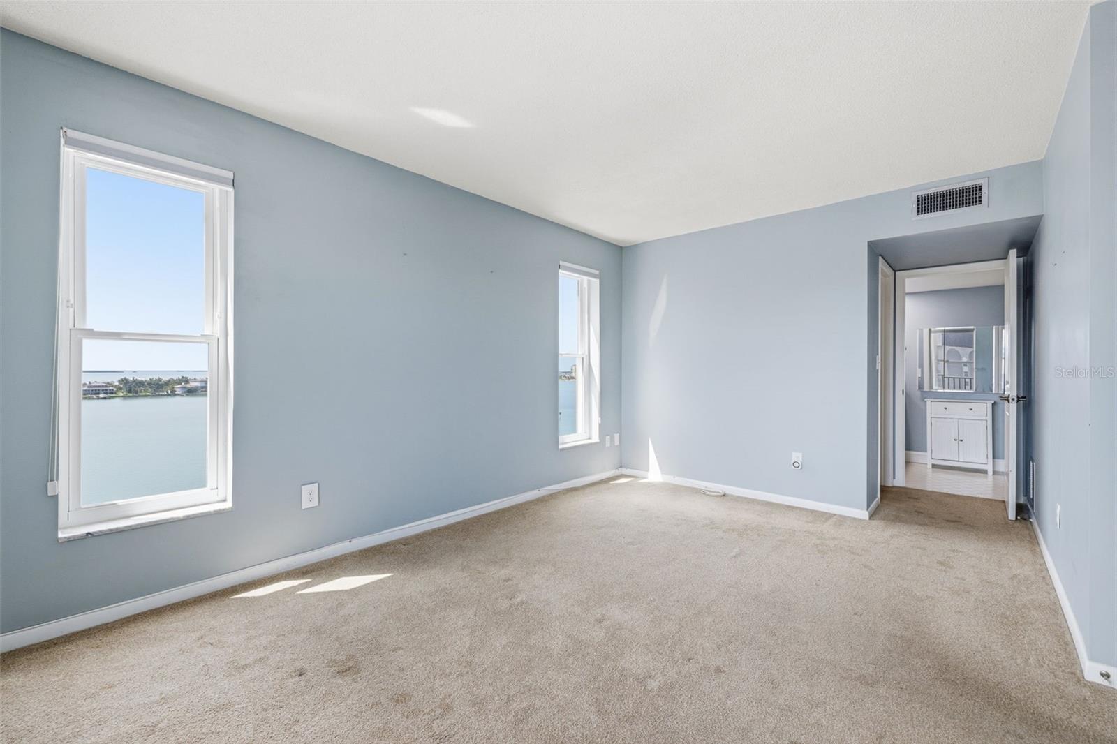 5220 BRITTANY DR S #901 — photo 18