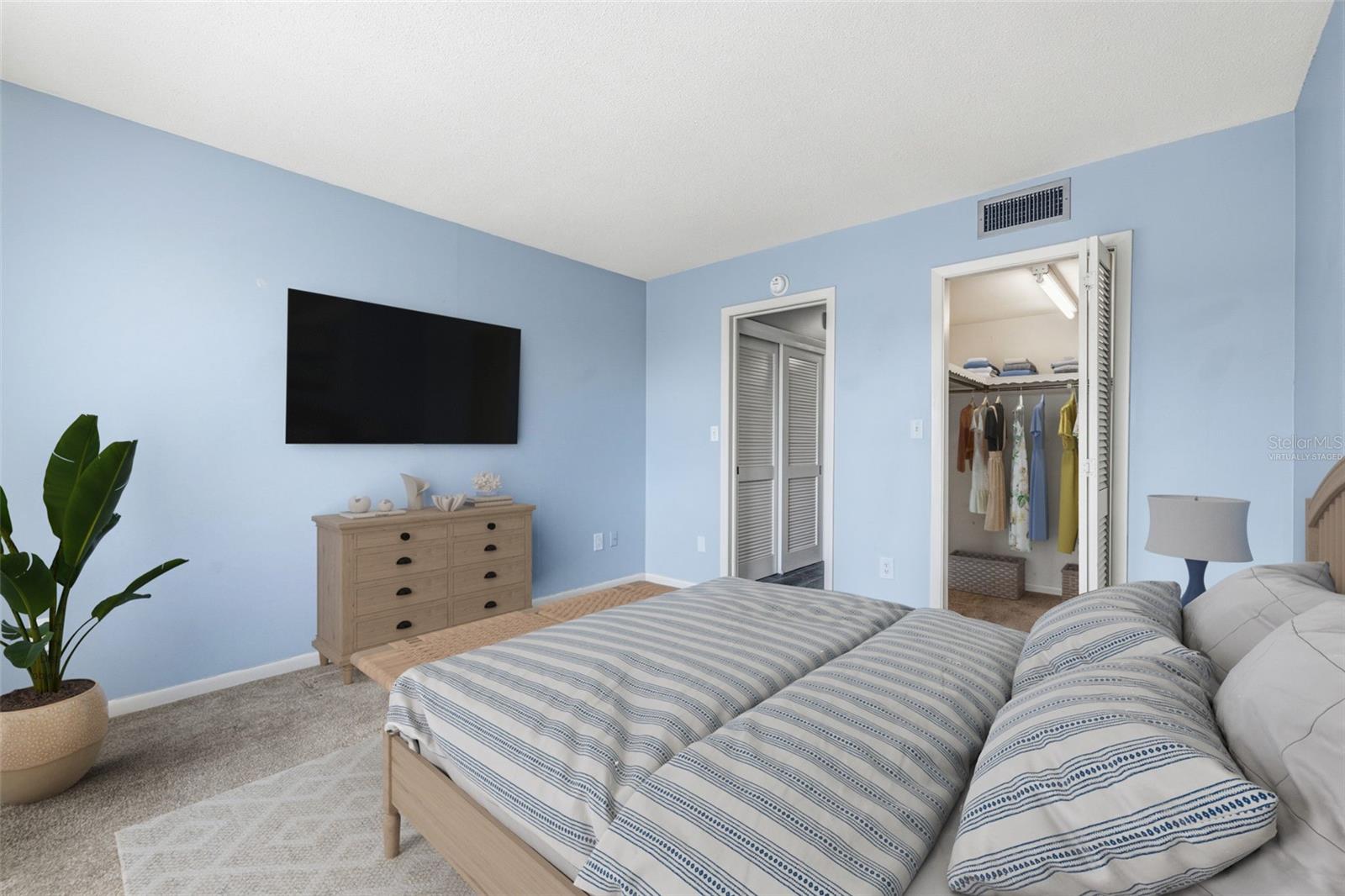 5220 BRITTANY DR S #901 — photo 24