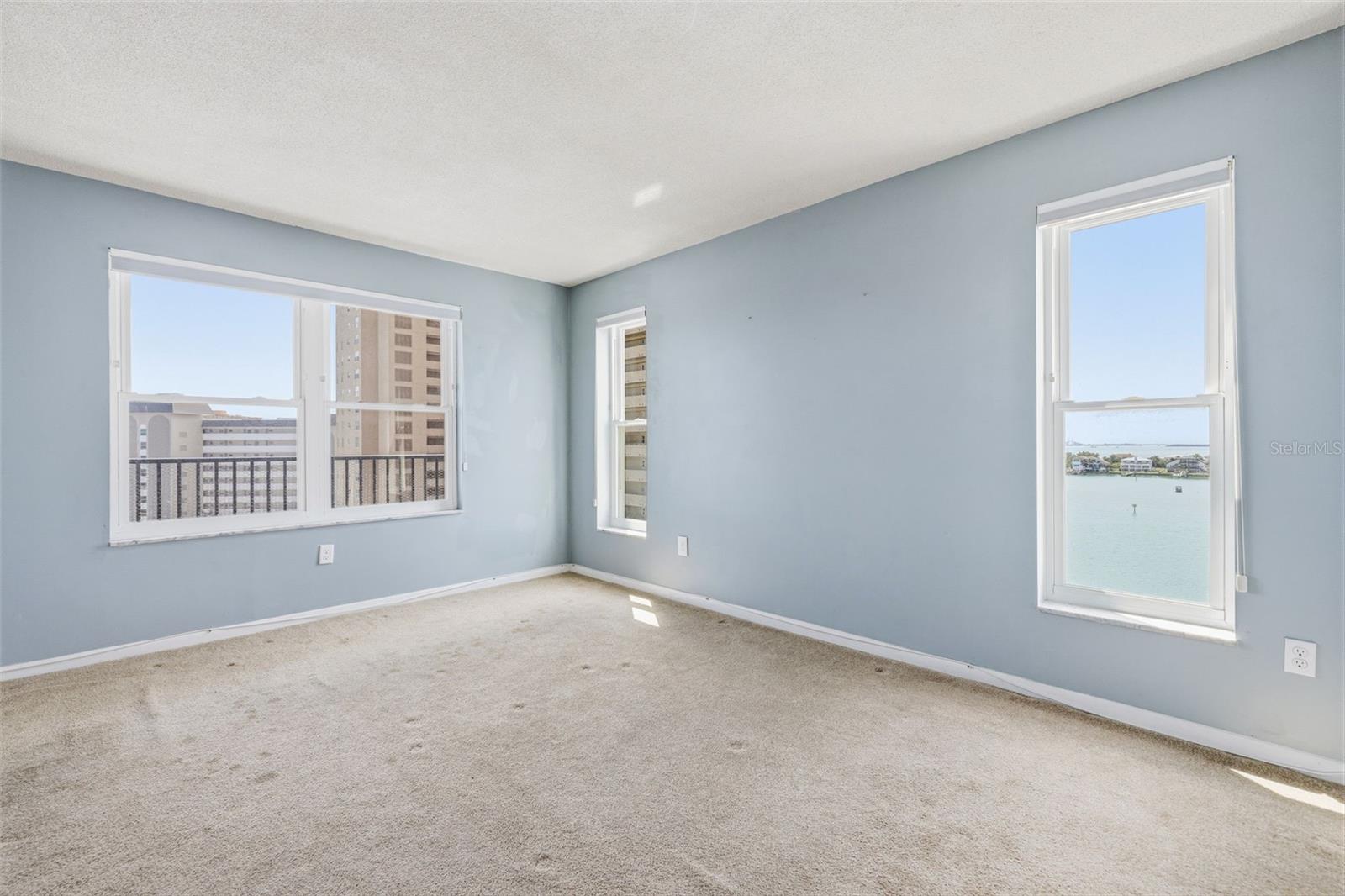 5220 BRITTANY DR S #901 — photo 16
