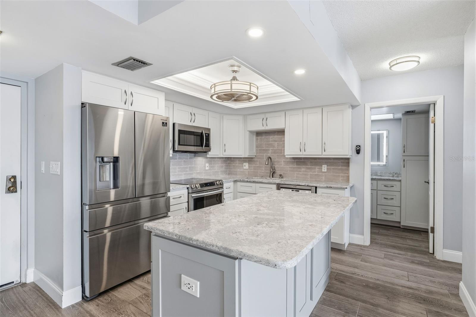 5220 BRITTANY DR S #901 — photo 7