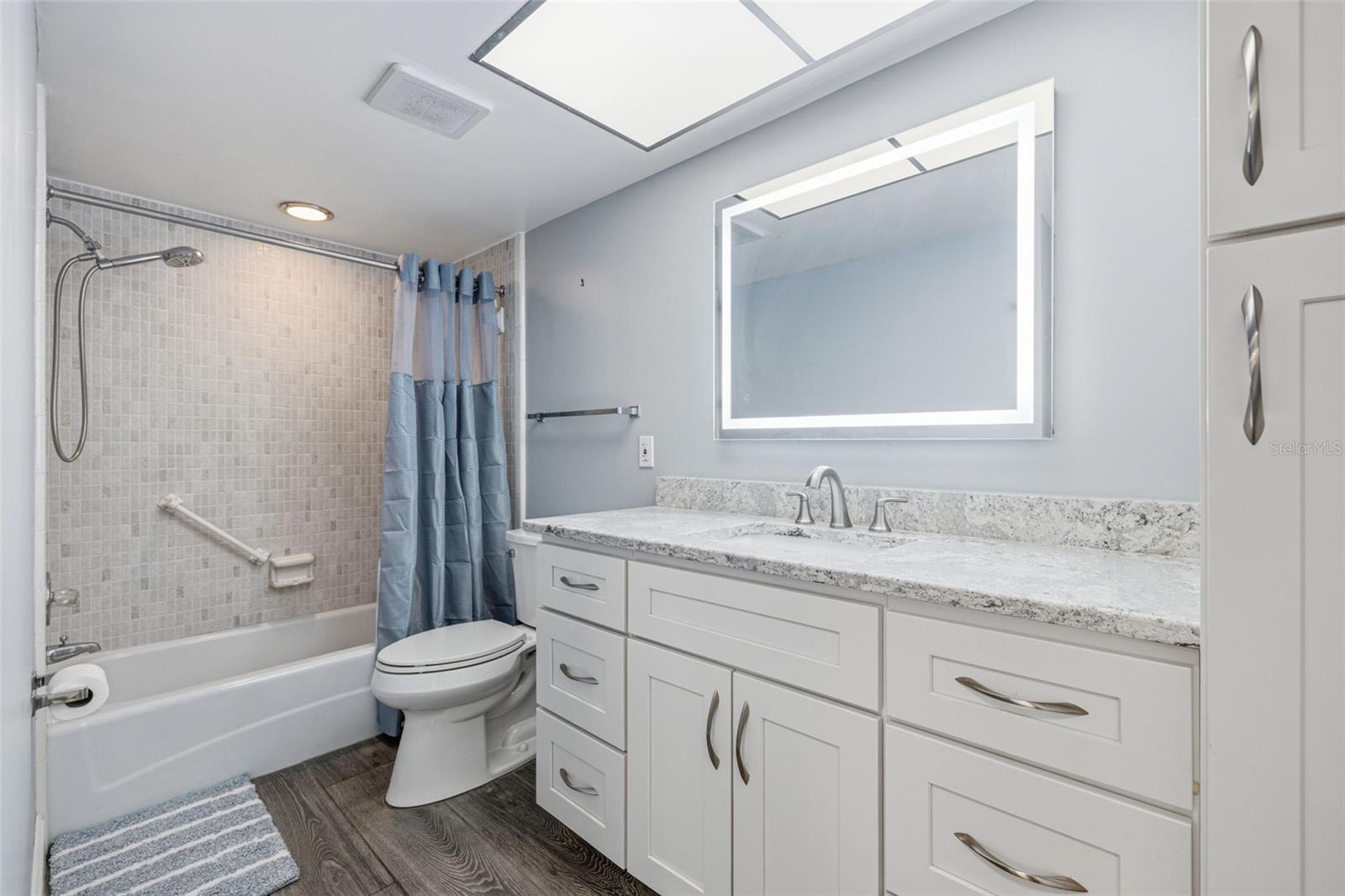 5220 BRITTANY DR S #901 — photo 27
