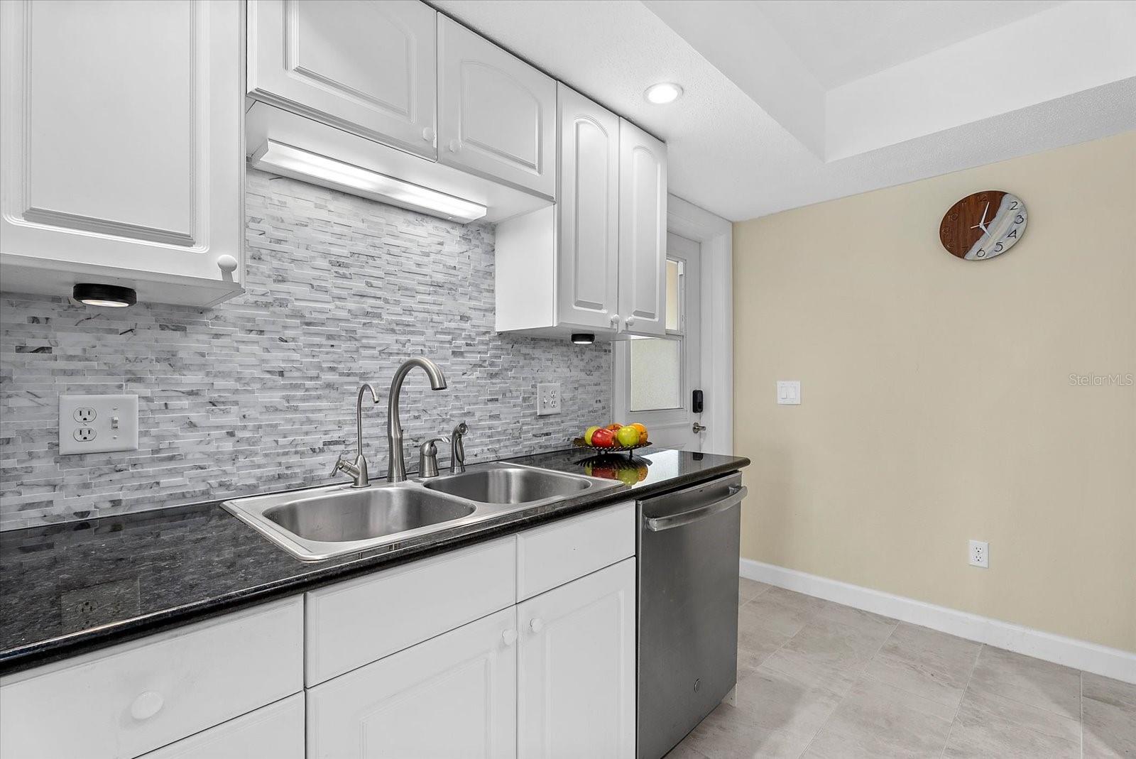 101 LOUELLA LN #10 — photo 9