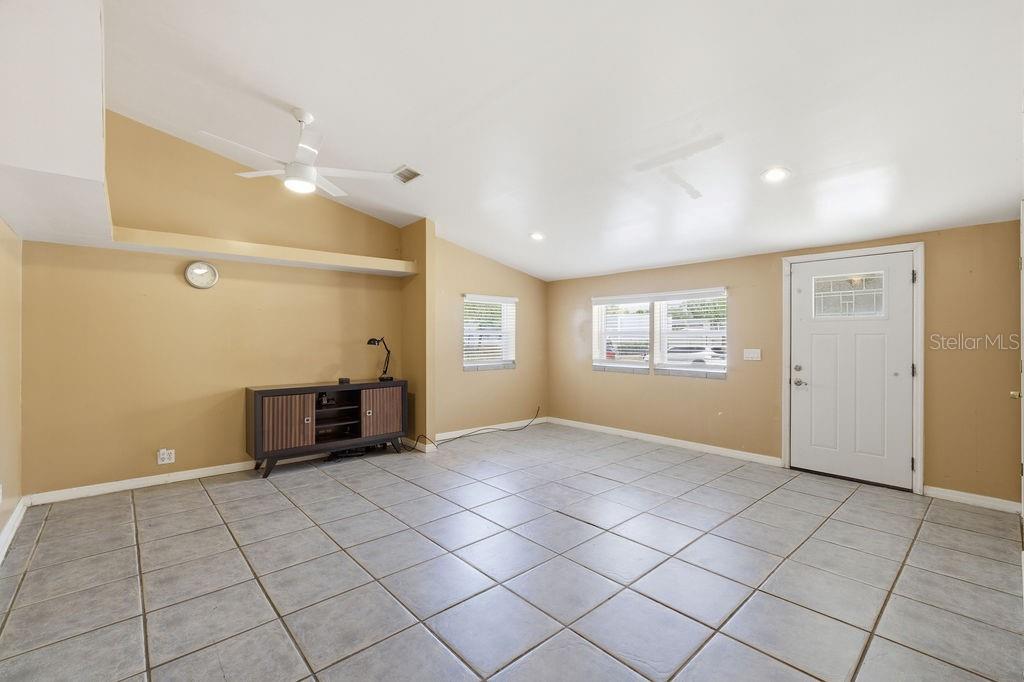 7207 S WEST SHORE BLVD — photo 4