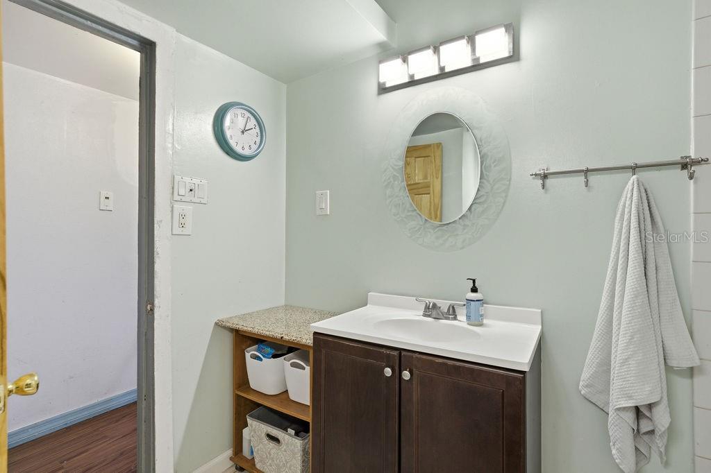 7207 S WEST SHORE BLVD — photo 21