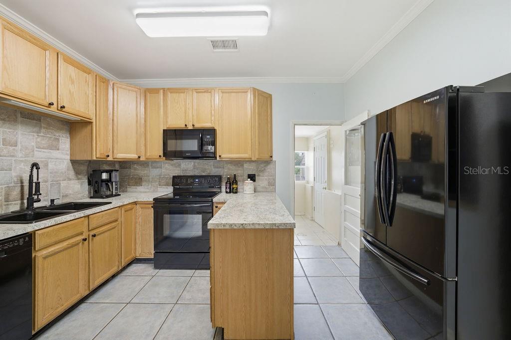 7207 S WEST SHORE BLVD — photo 9