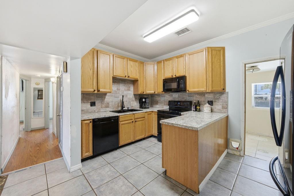 7207 S WEST SHORE BLVD — photo 10
