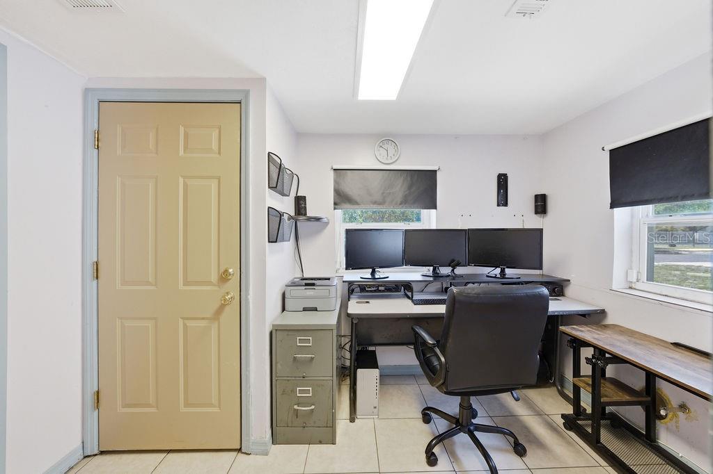 7207 S WEST SHORE BLVD — photo 25