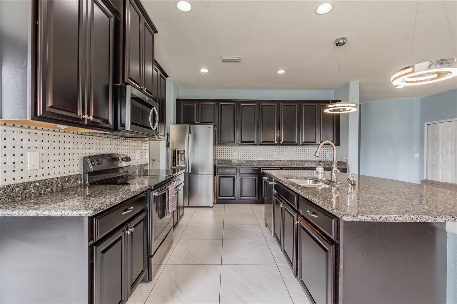 11027 TAHITI ISLE LN — photo 46