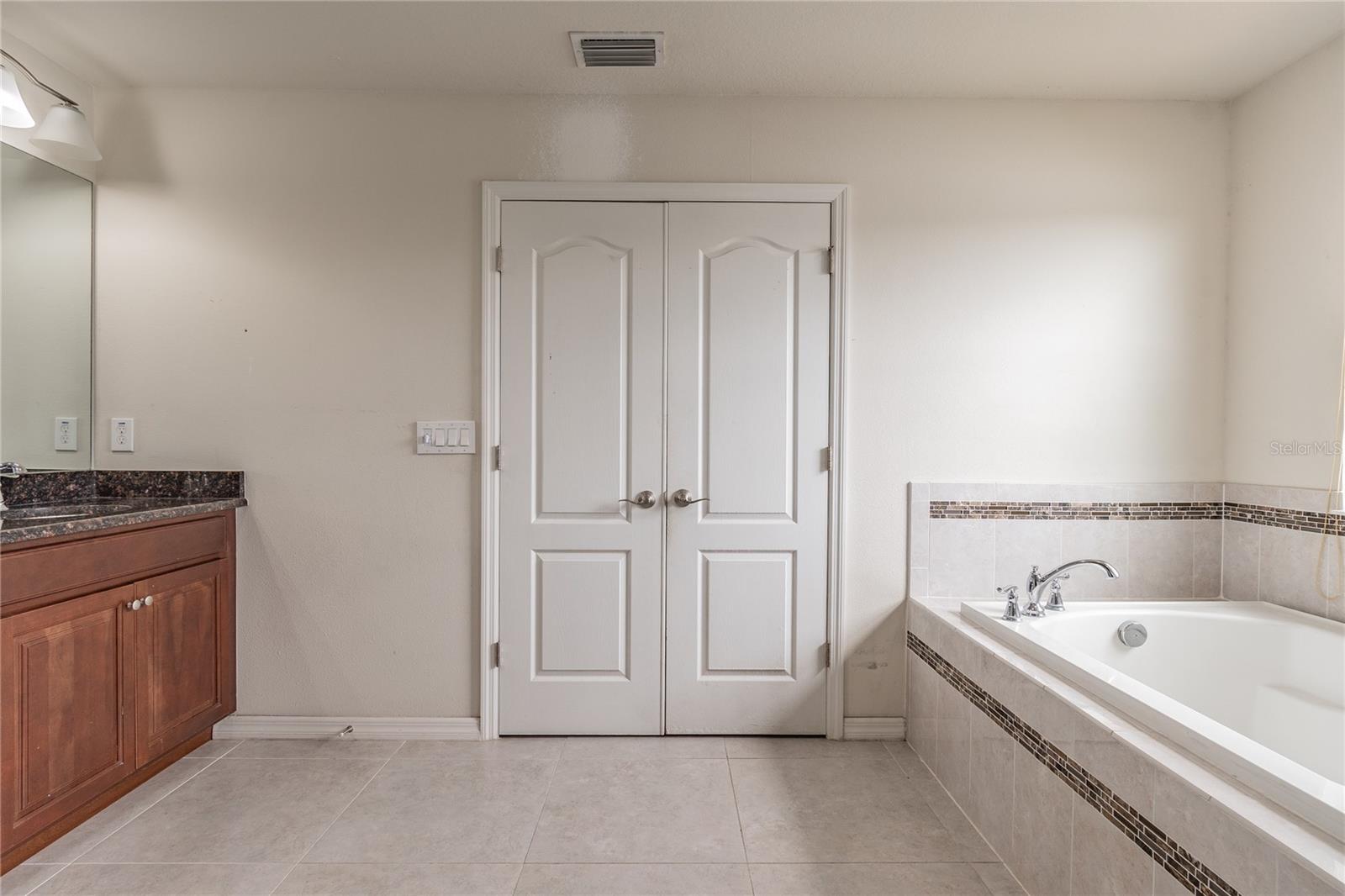 11027 TAHITI ISLE LN — photo 57