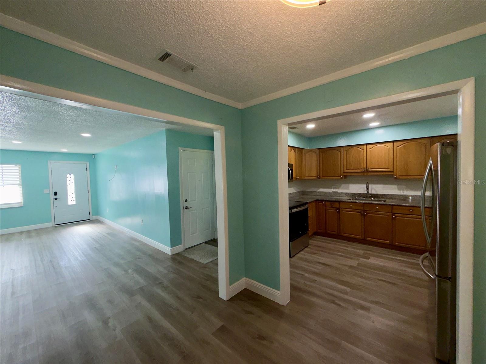 9805 LILY ST N #9805 — photo 10