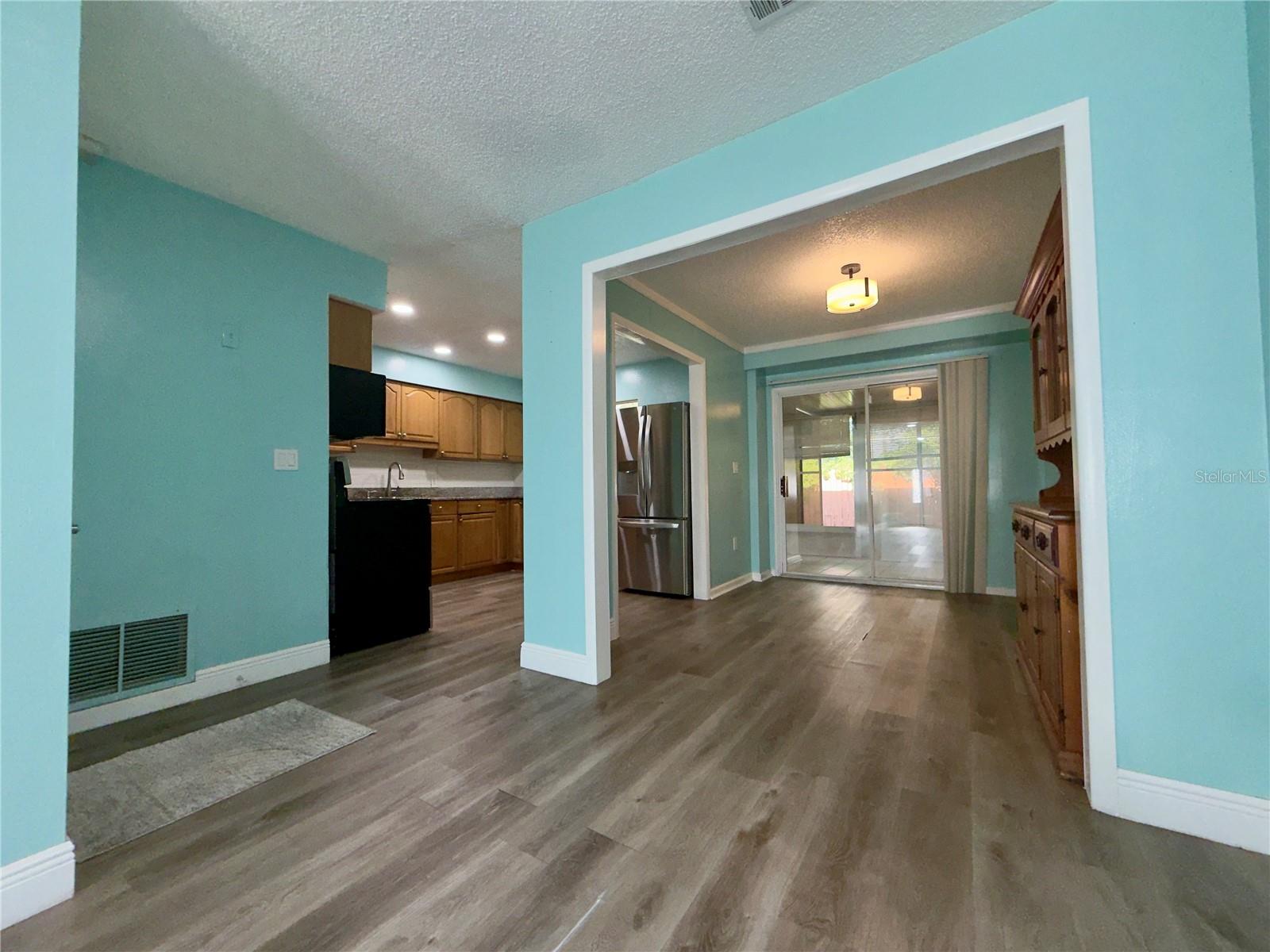 9805 LILY ST N #9805 — photo 4