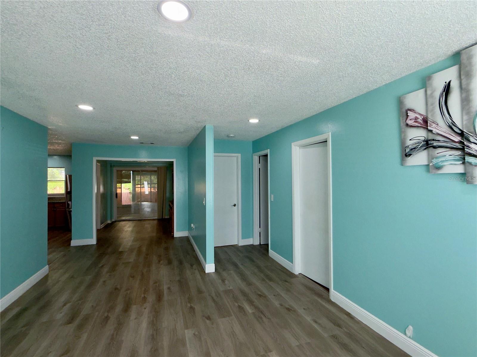 9805 LILY ST N #9805 — photo 2