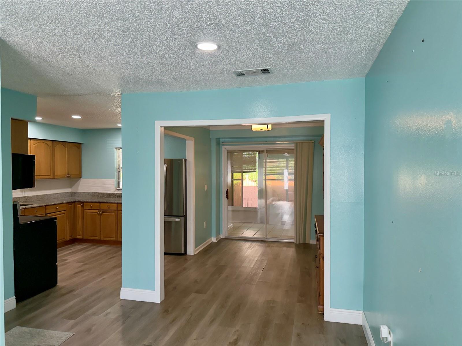 9805 LILY ST N #9805 — photo 3