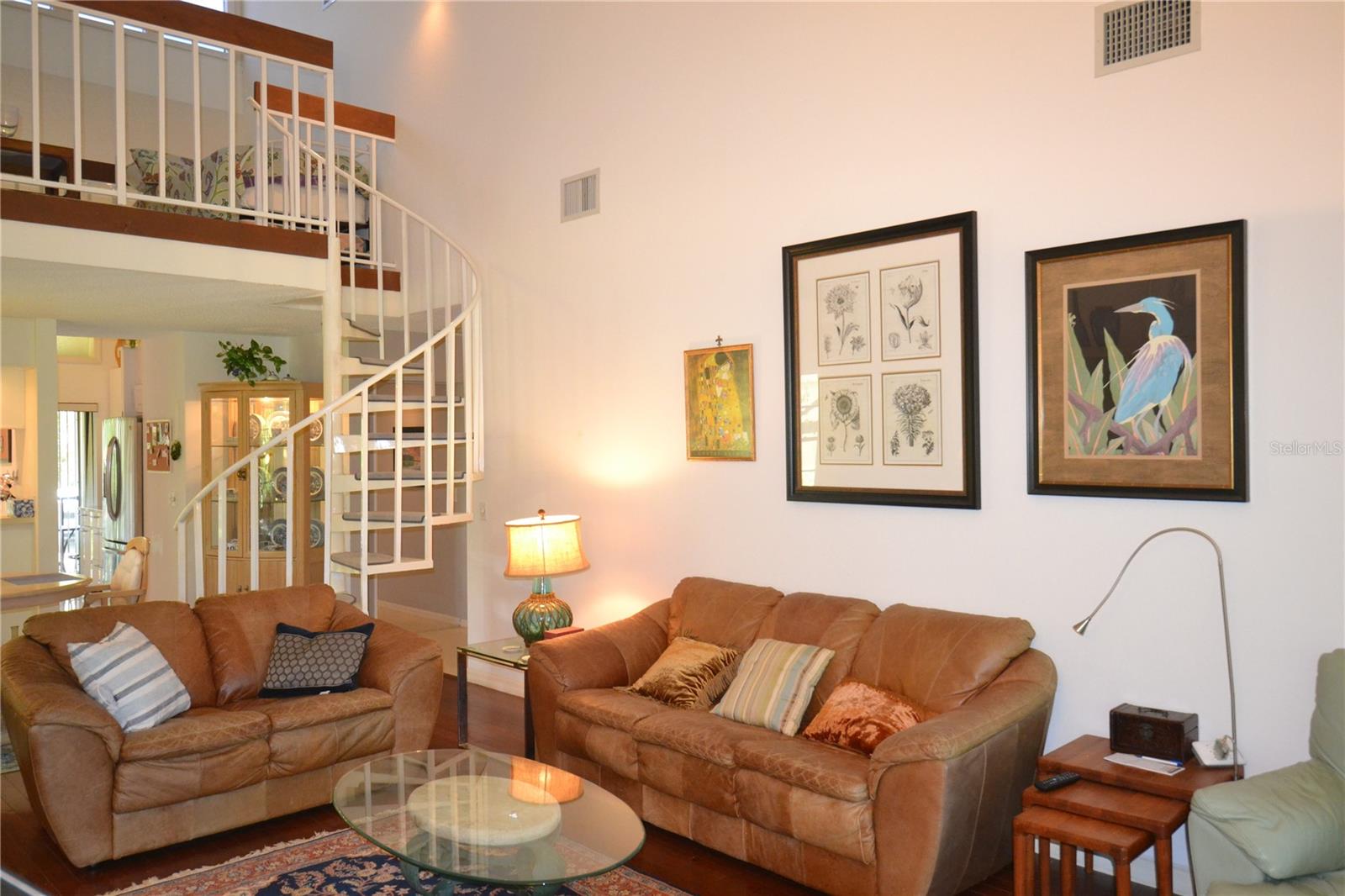 112 LINDSAY LN — photo 36