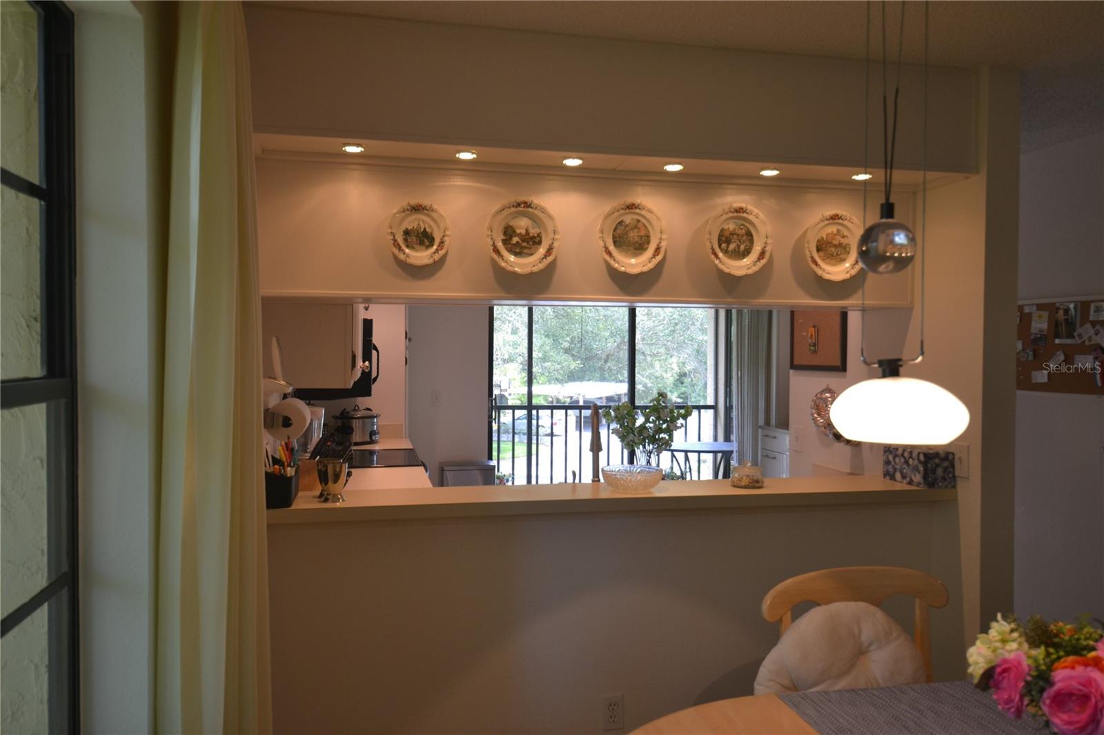 112 LINDSAY LN — photo 18
