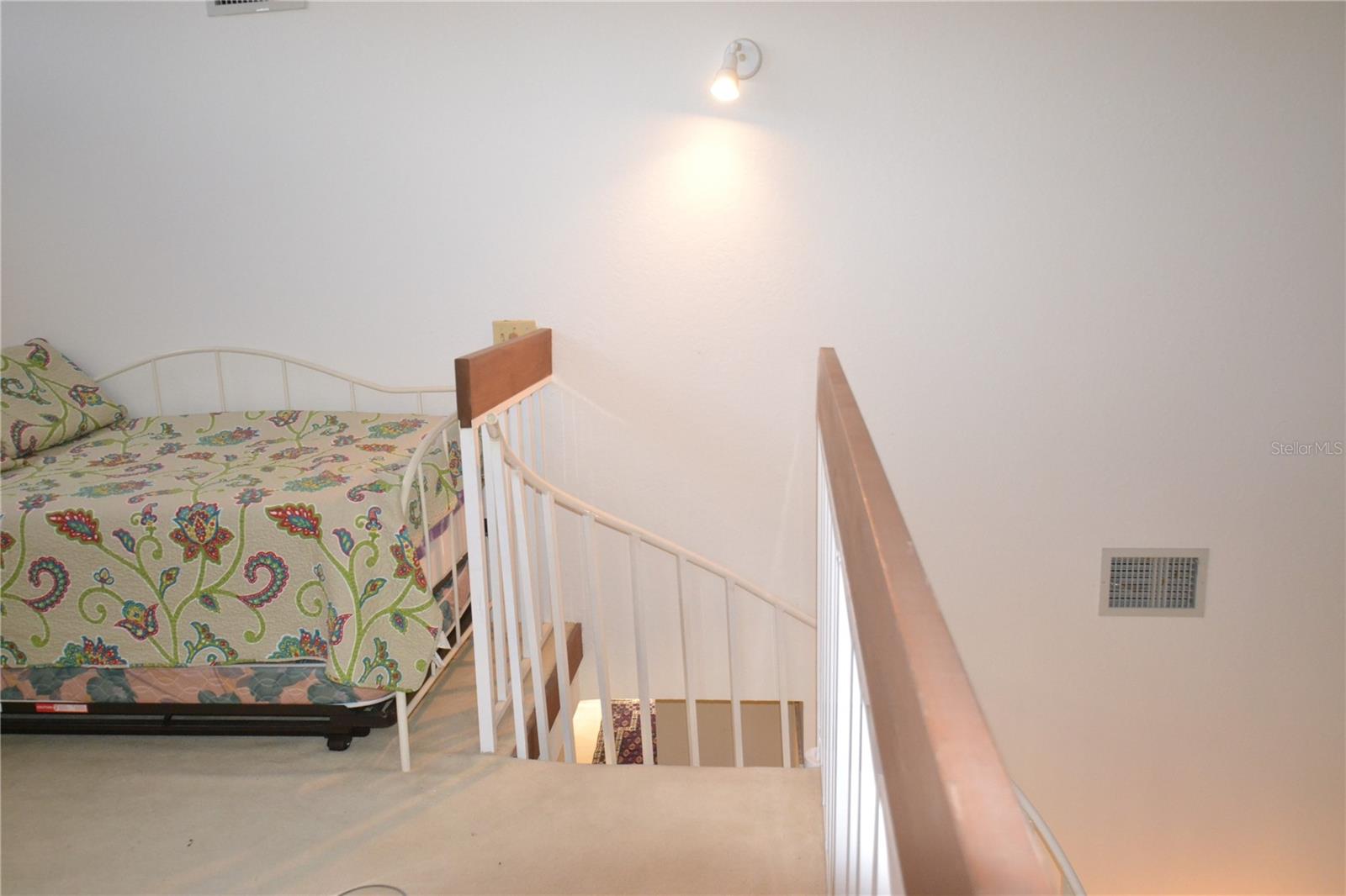 112 LINDSAY LN — photo 9