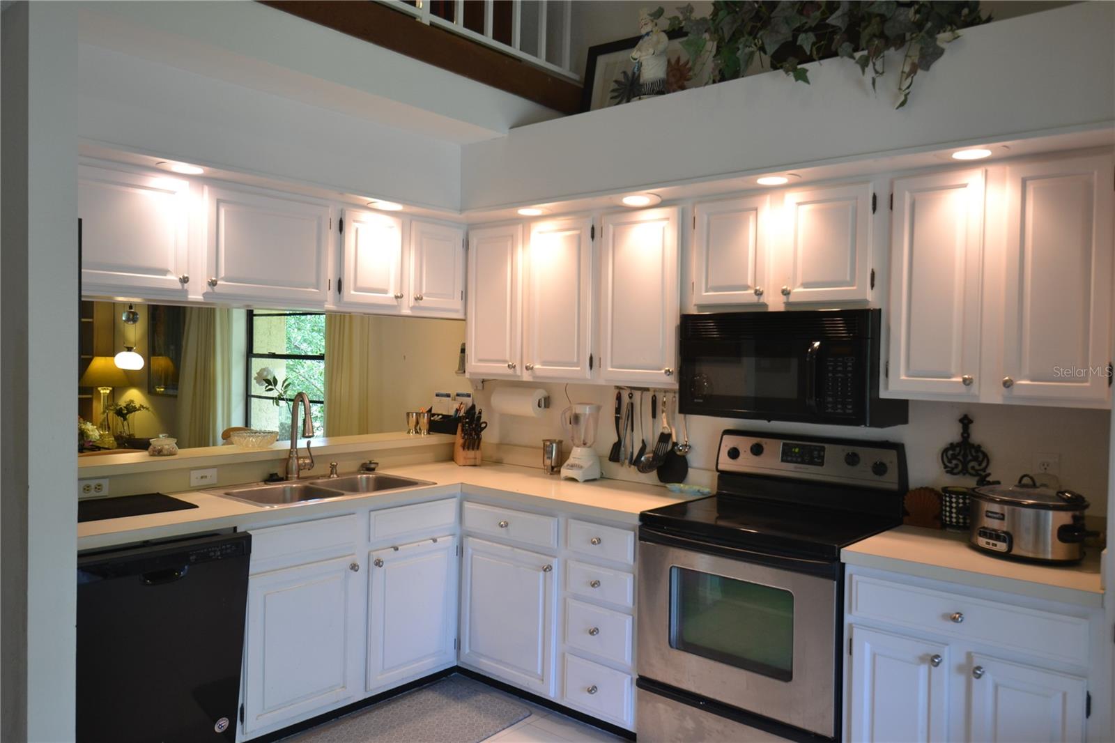 112 LINDSAY LN — photo 26