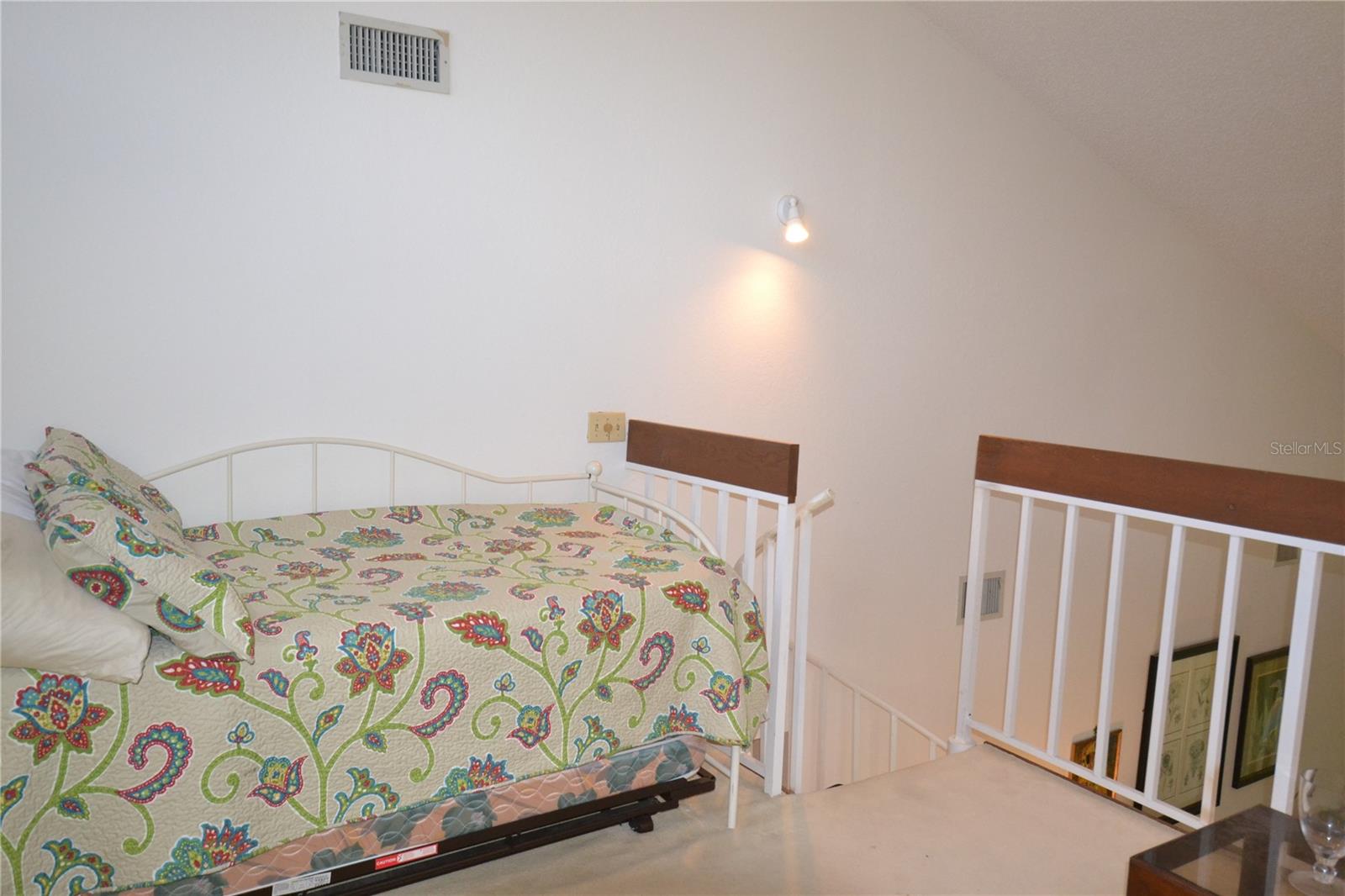 112 LINDSAY LN — photo 7