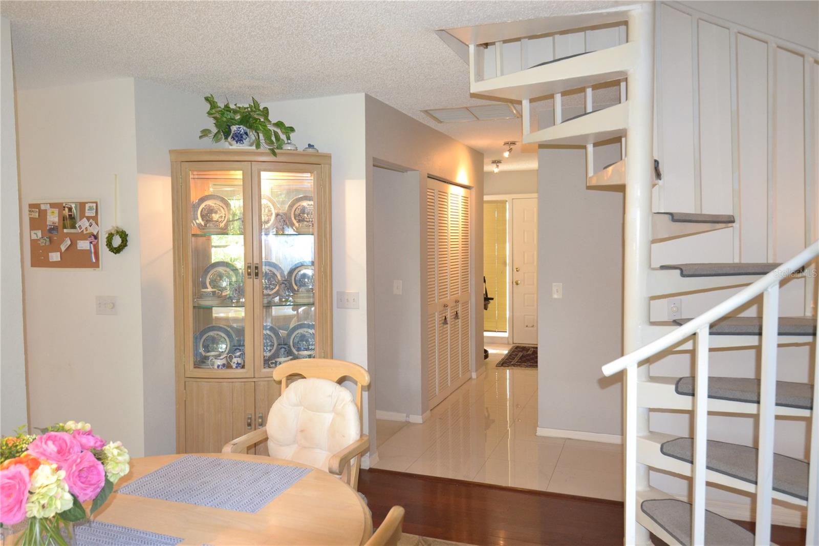 112 LINDSAY LN — photo 20