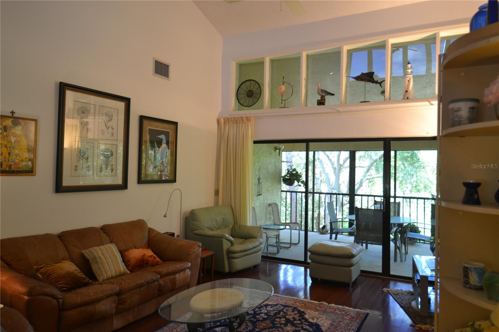 112 LINDSAY LN — photo 37