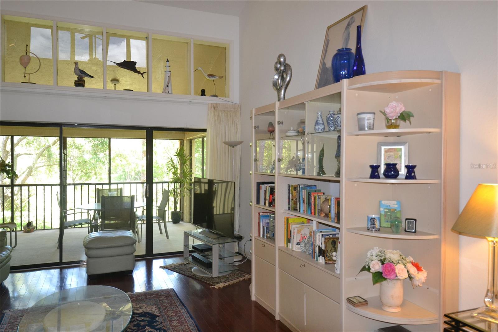 112 LINDSAY LN — photo 33