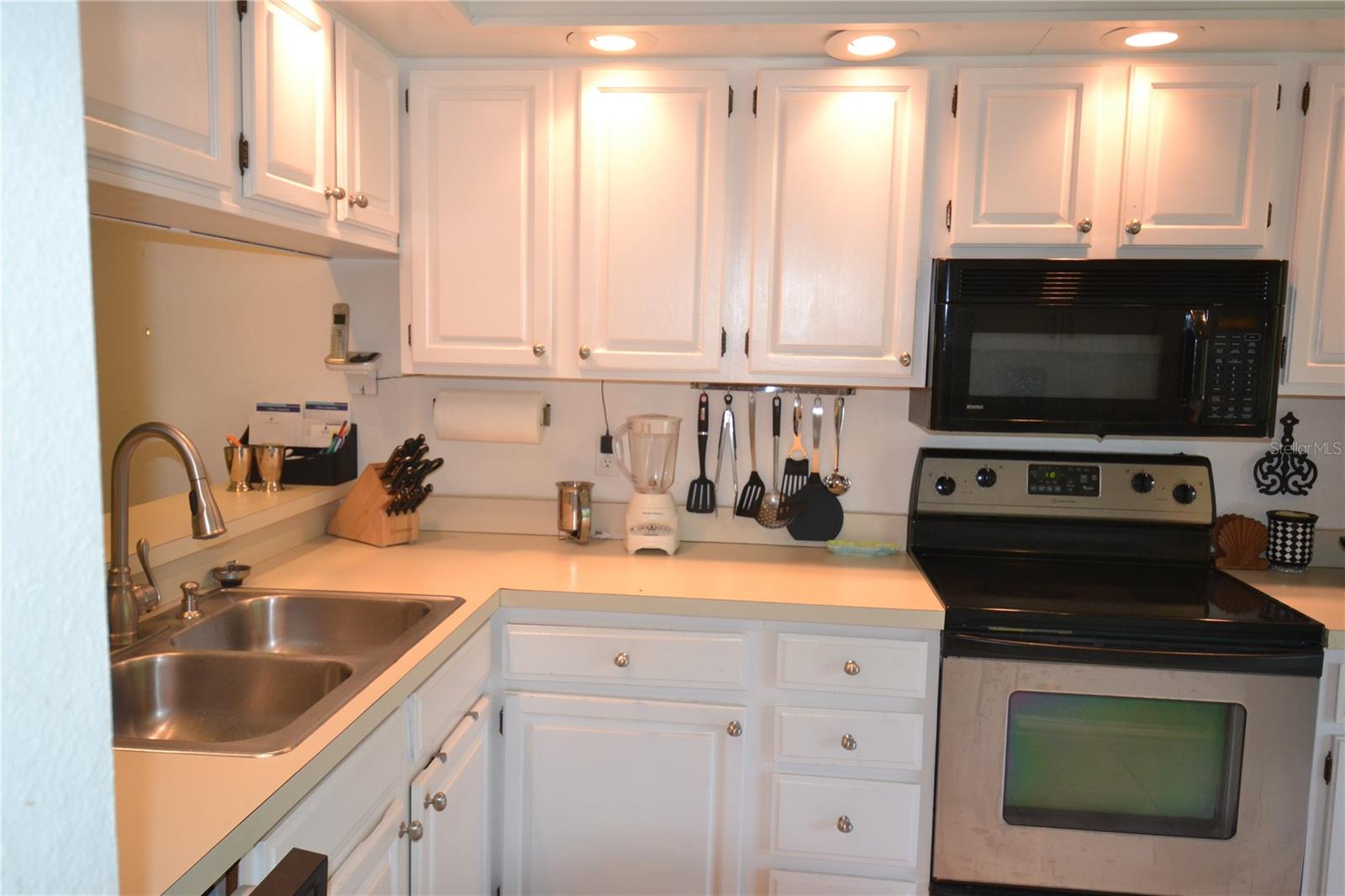 112 LINDSAY LN — photo 24