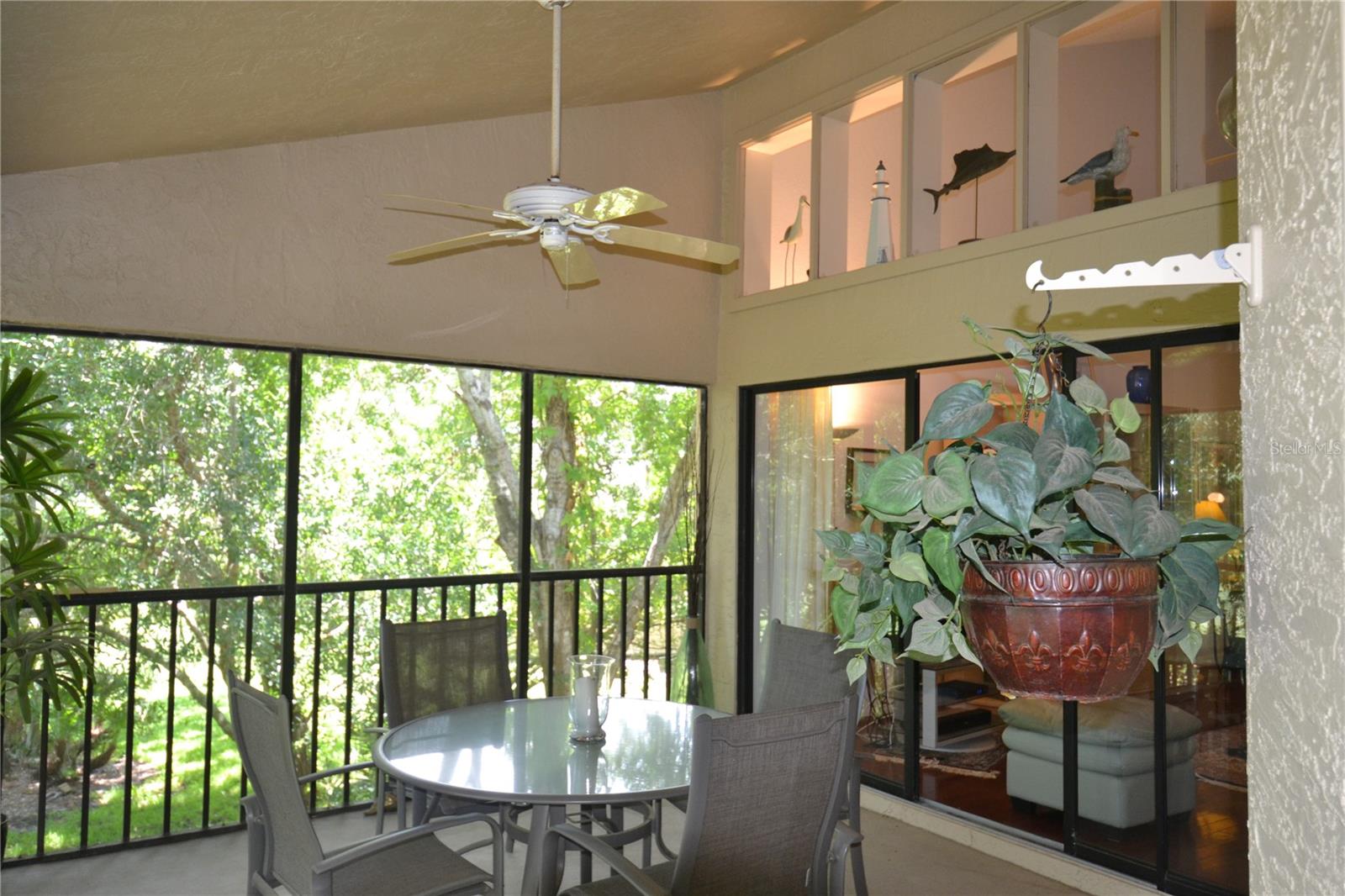 112 LINDSAY LN — photo 46