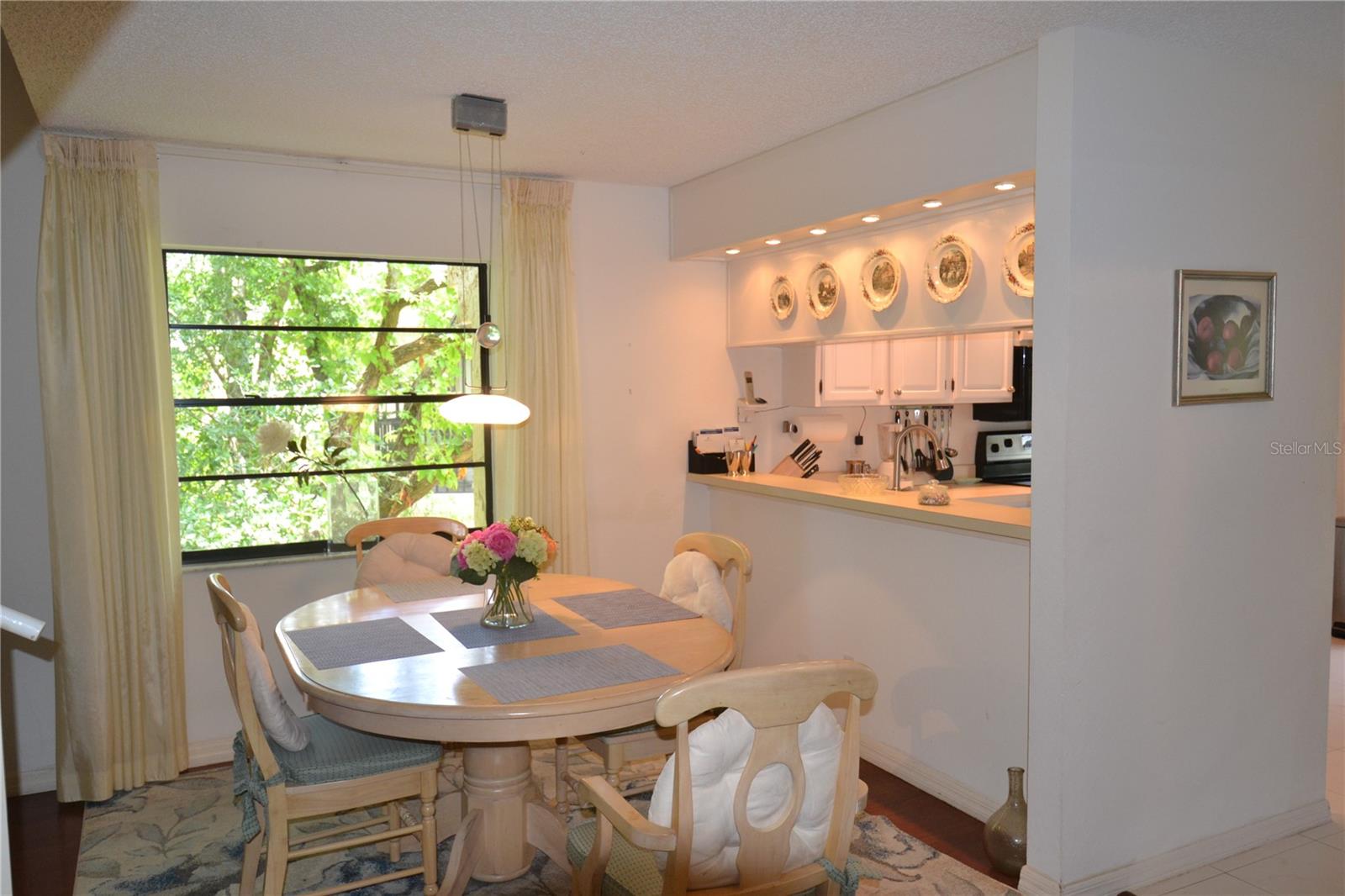 112 LINDSAY LN — photo 17