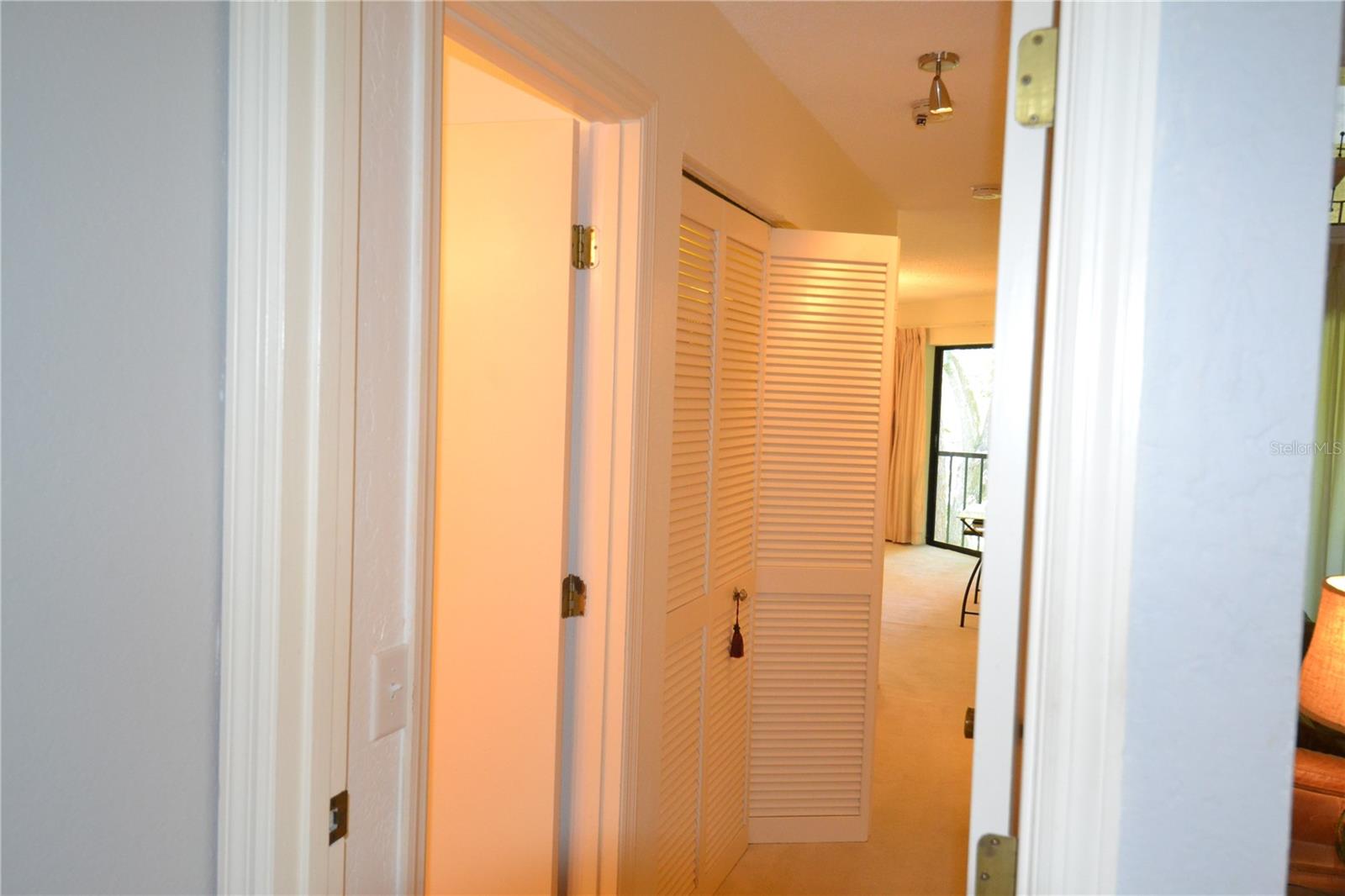 112 LINDSAY LN — photo 47