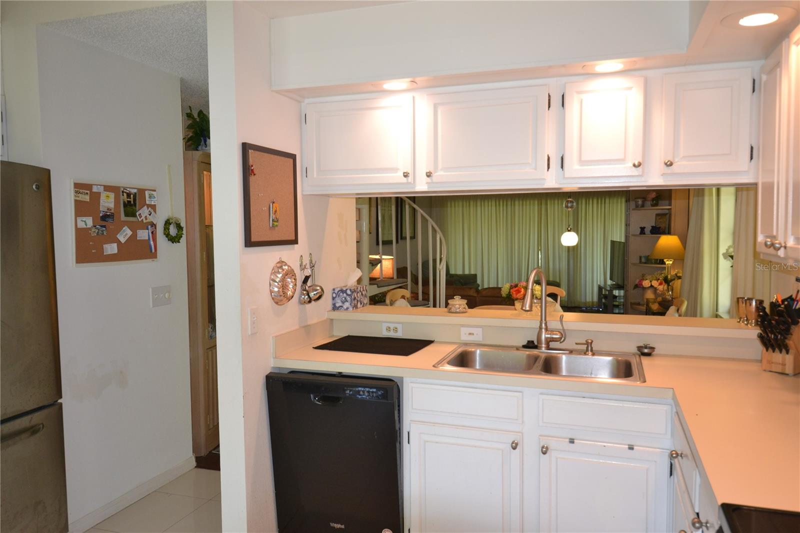 112 LINDSAY LN — photo 27