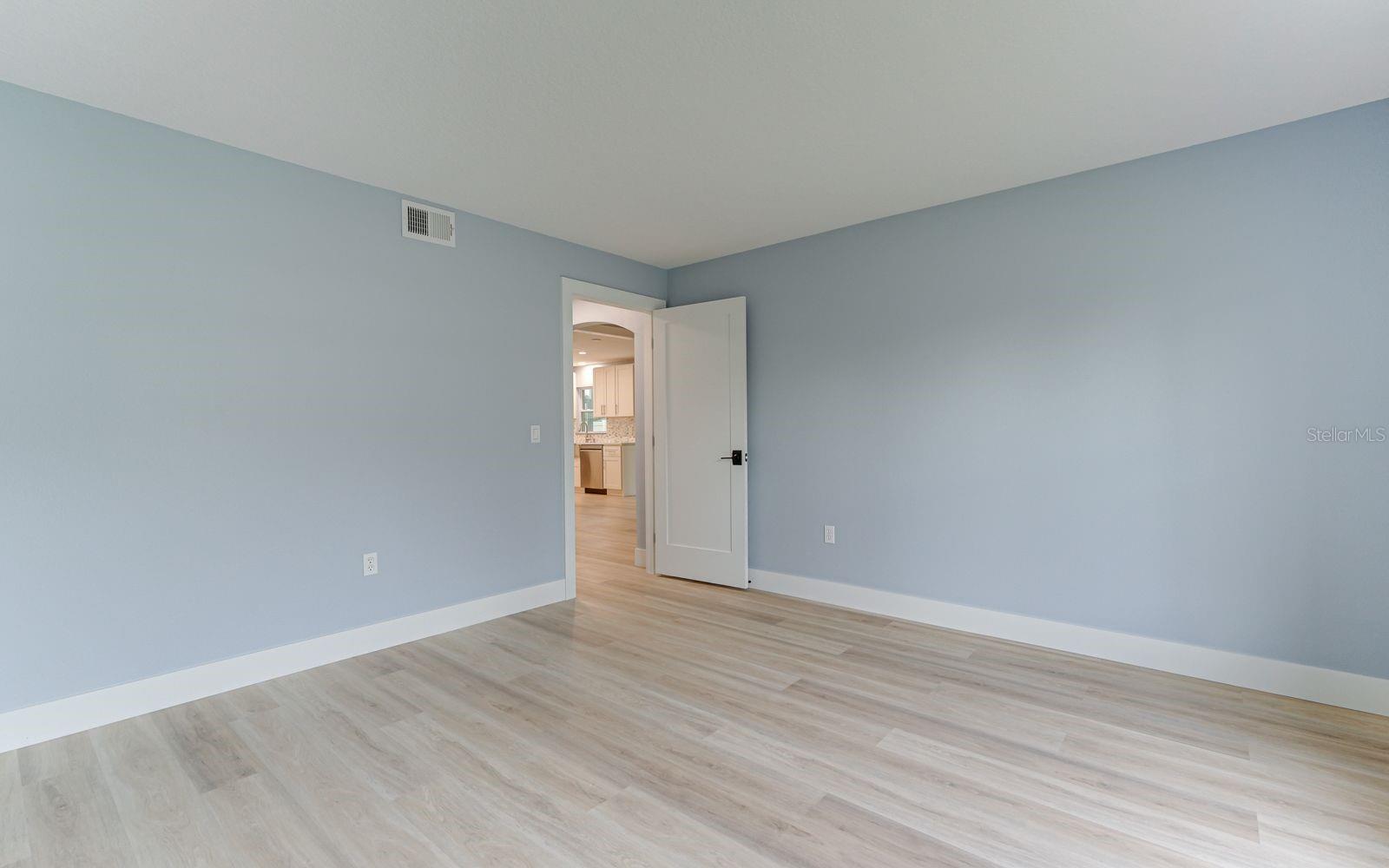 1681 DAWNVIEW ST — photo 32