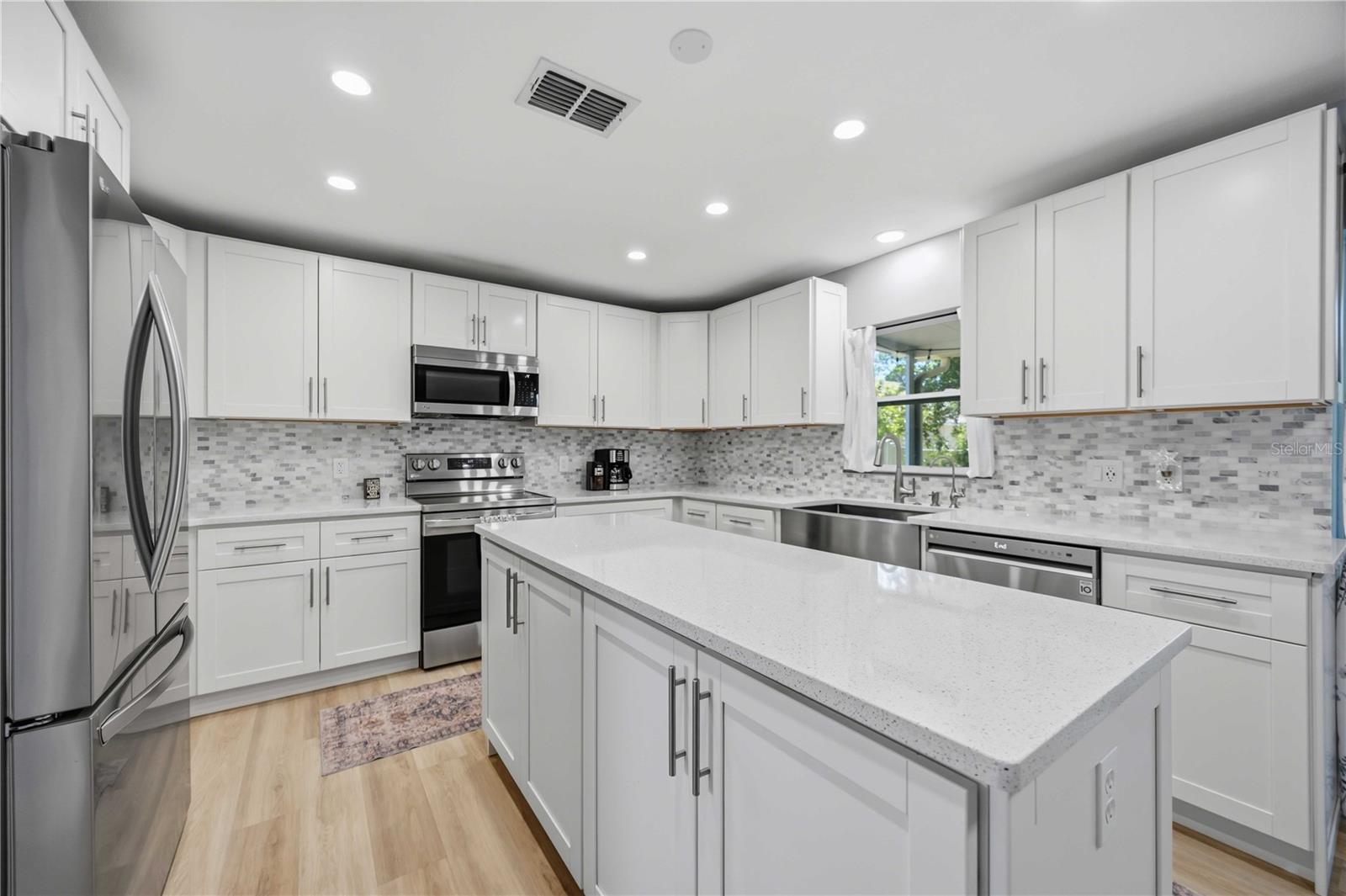 1681 DAWNVIEW ST — photo 23