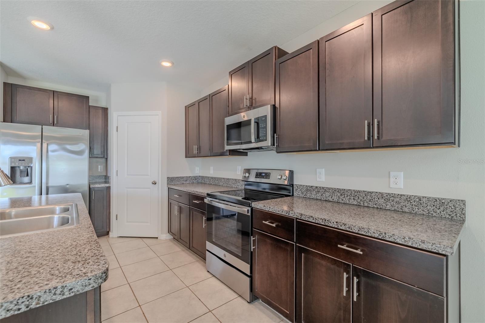 4712 RON EDDIE — photo 16