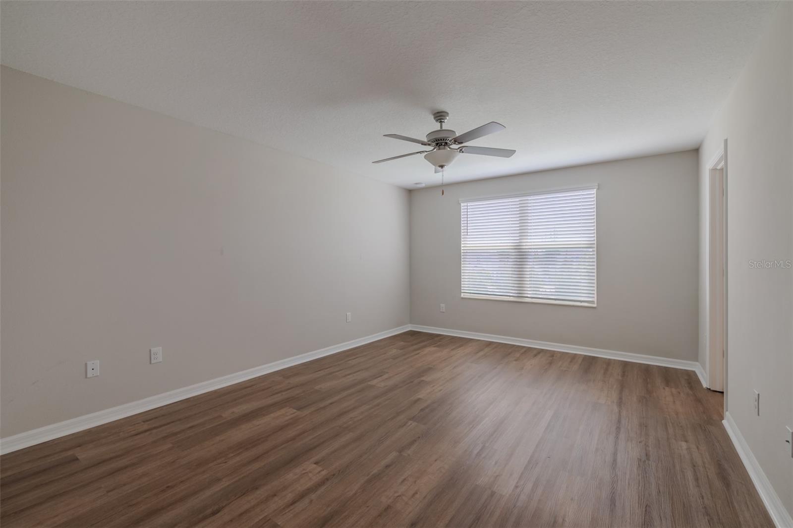 4712 RON EDDIE — photo 22