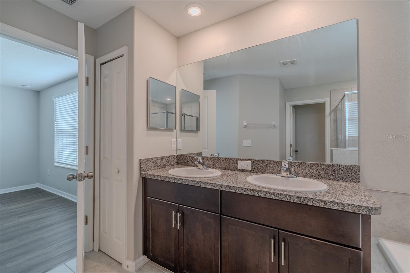 4712 RON EDDIE — photo 27