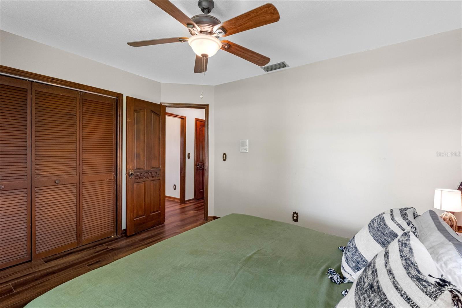 11109 WINN RD — photo 46