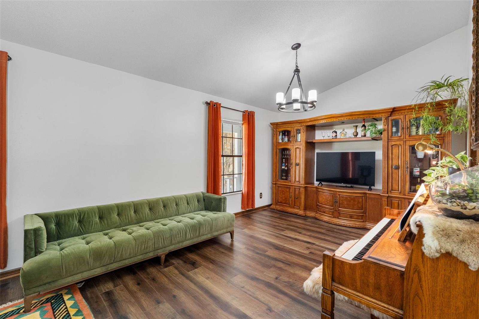11109 WINN RD — photo 17