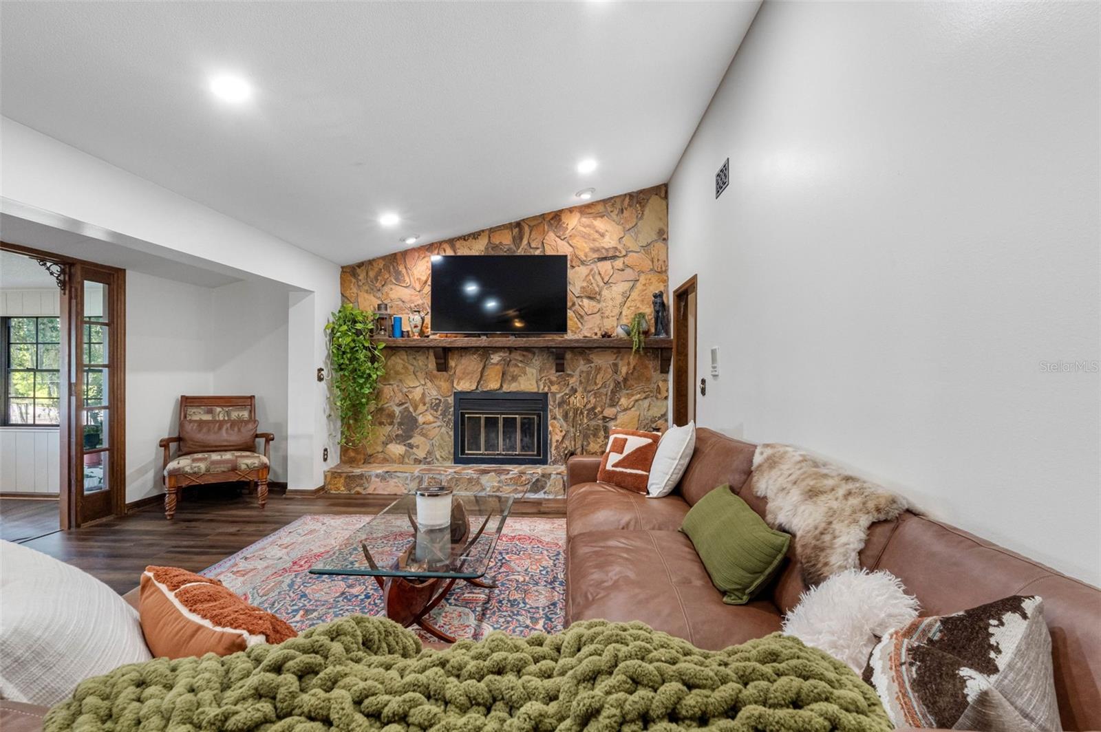 11109 WINN RD — photo 21