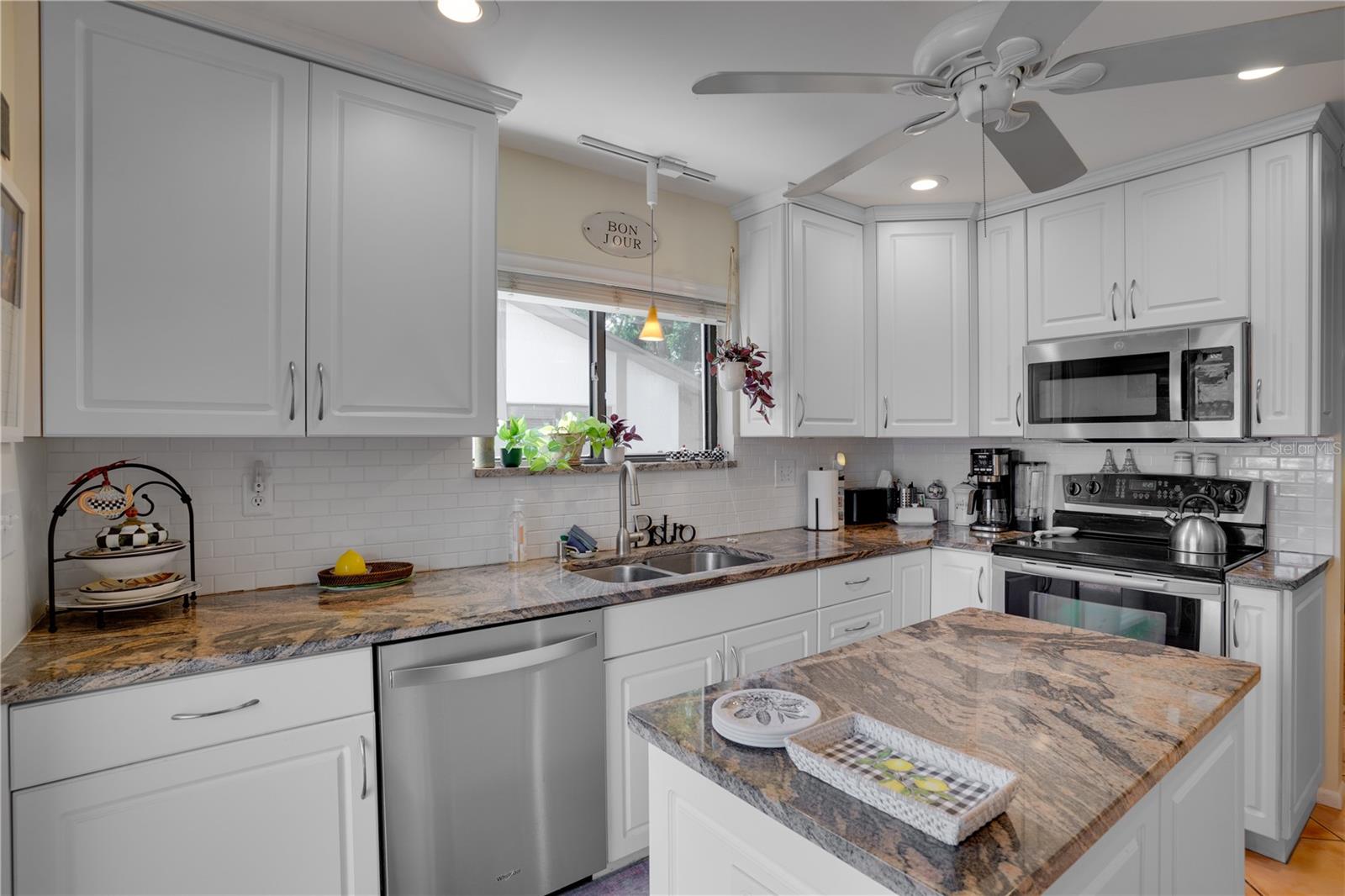 514 TABOR CT #C — photo 14