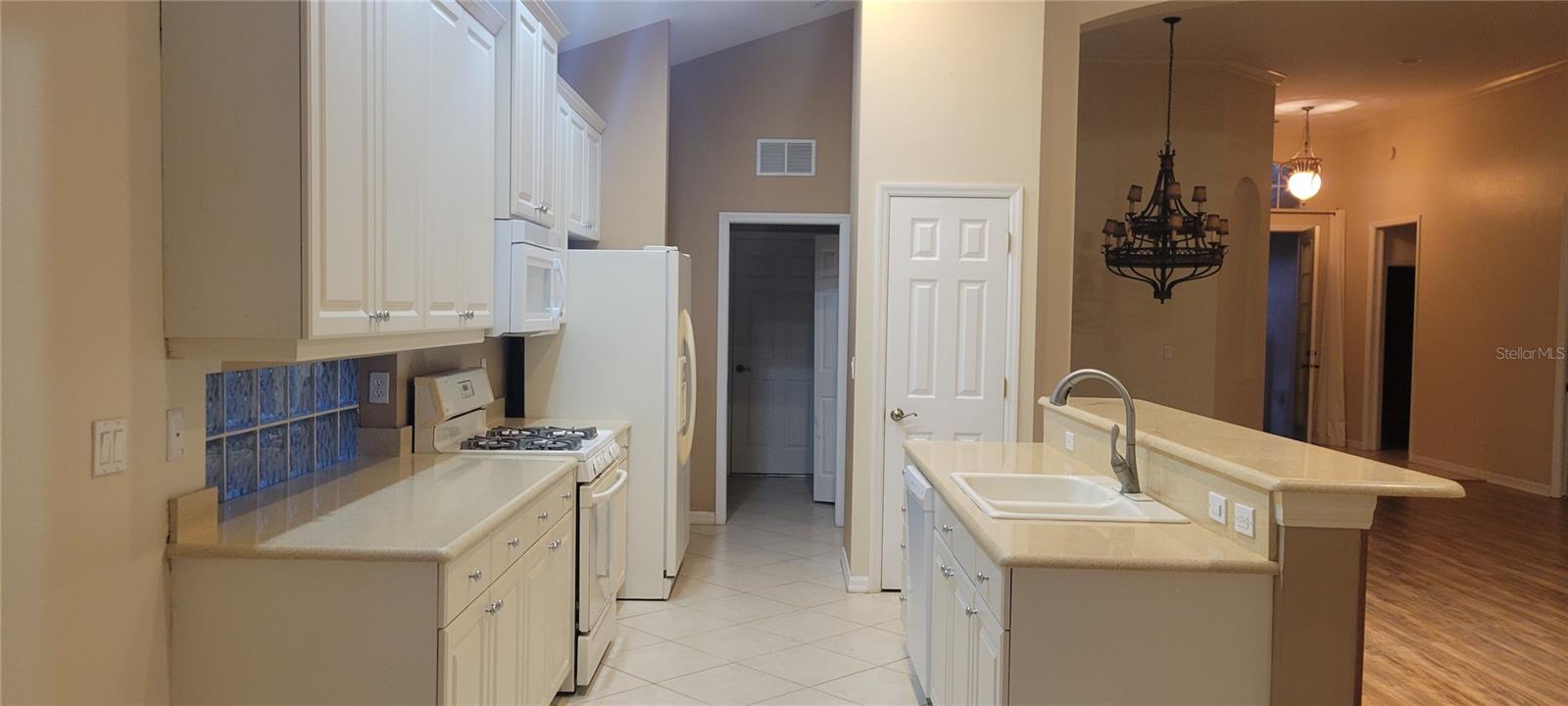 7217 ORCHID ISLAND PL — photo 4