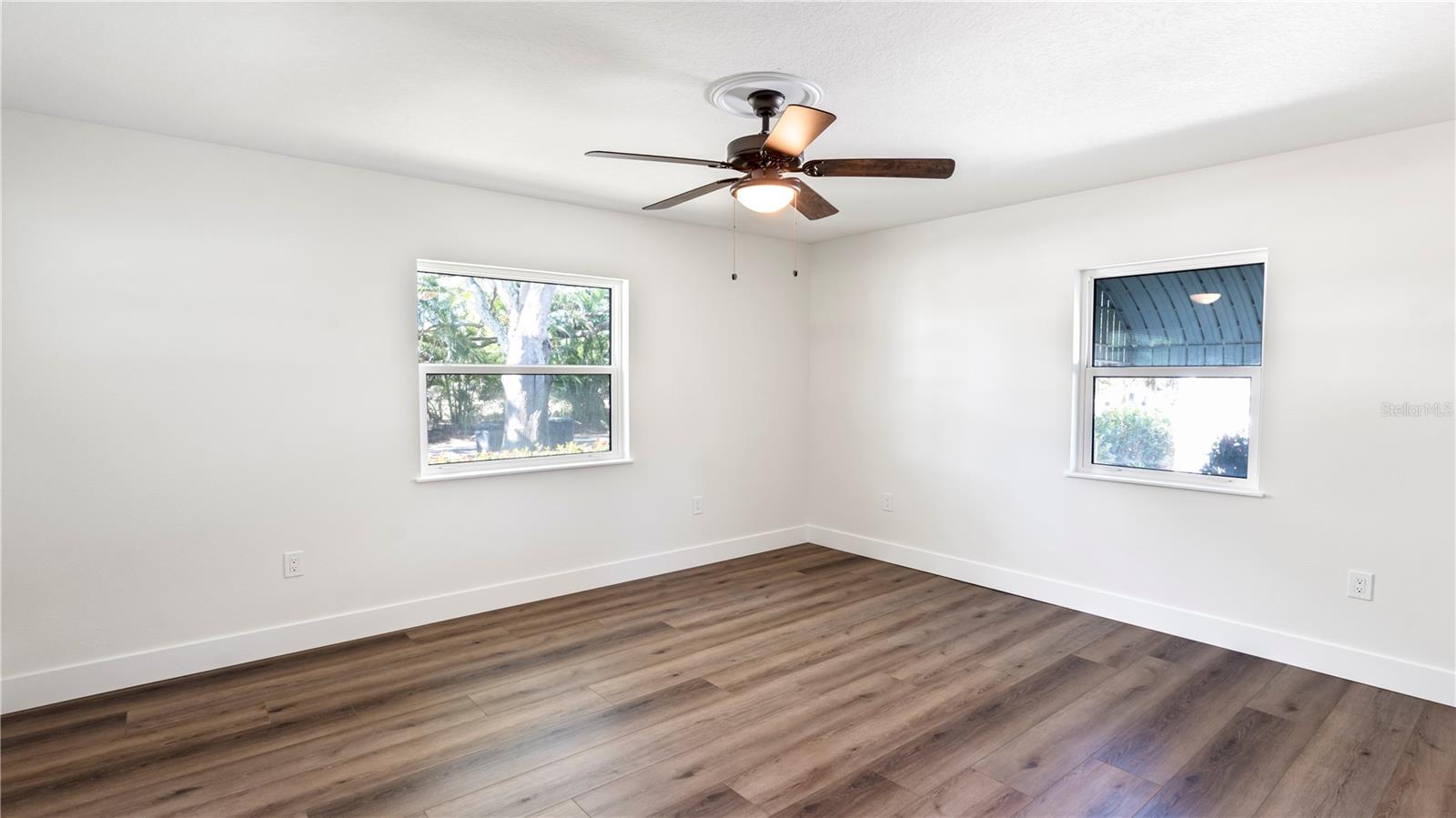 4725 DEL RIO WAY S — photo 28