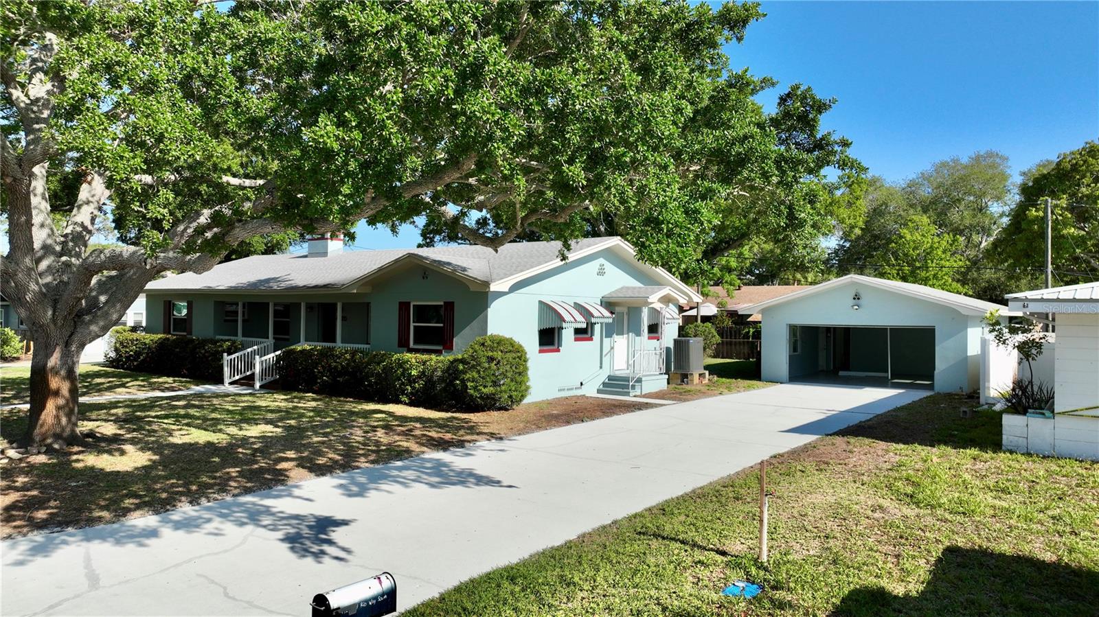 4725 DEL RIO WAY S — photo 37