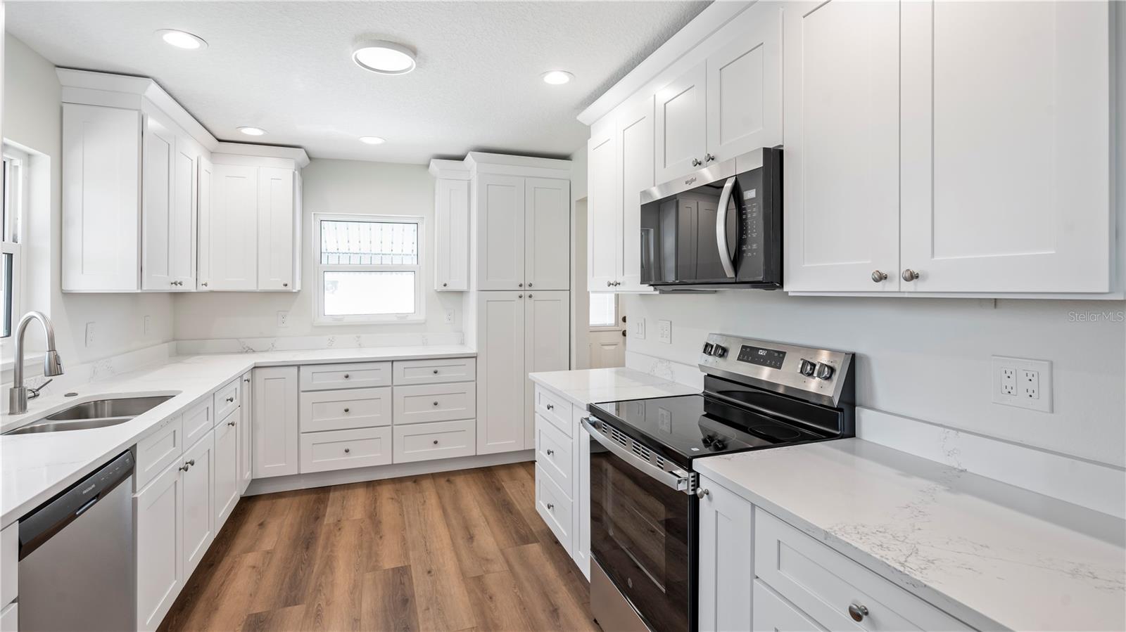 4725 DEL RIO WAY S — photo 17