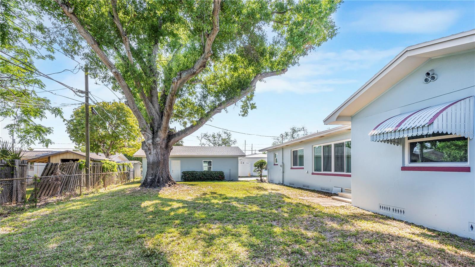 4725 DEL RIO WAY S — photo 10