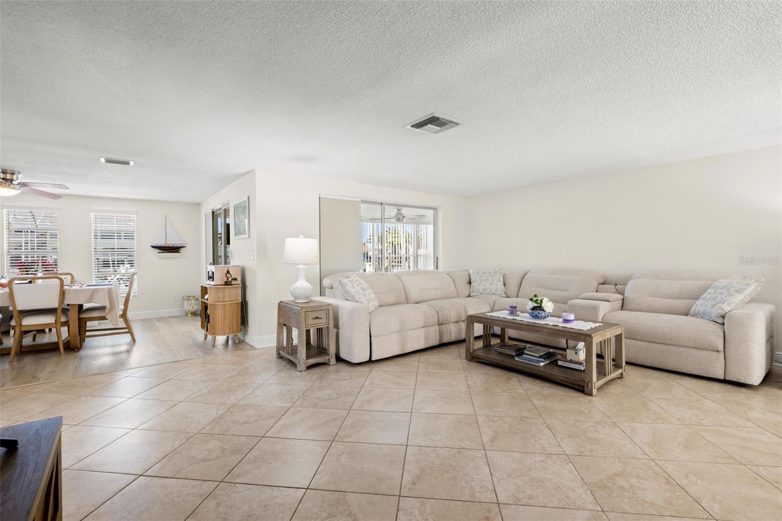 7418 ISLANDER LN — photo 4