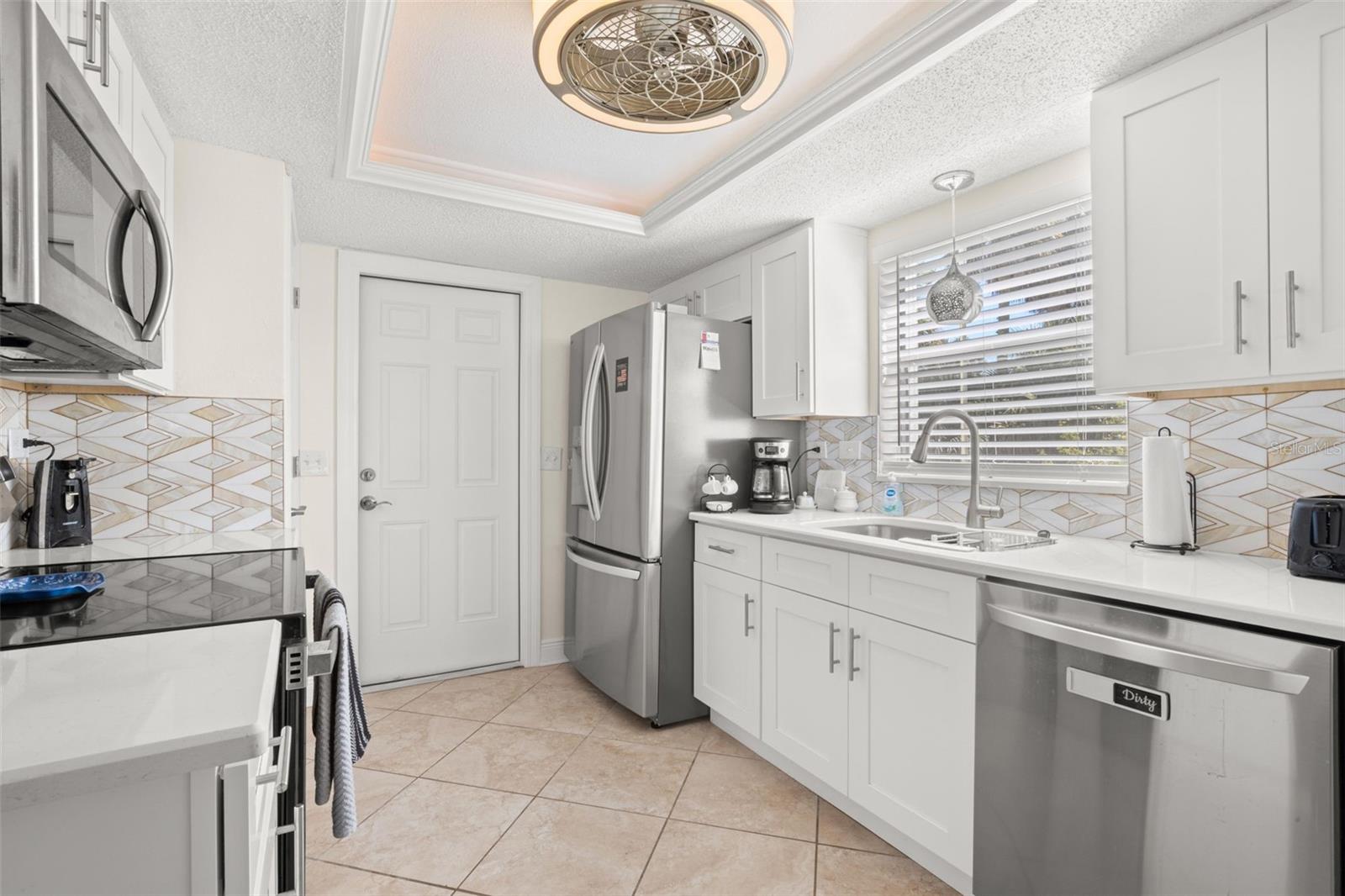 7418 ISLANDER LN — photo 12