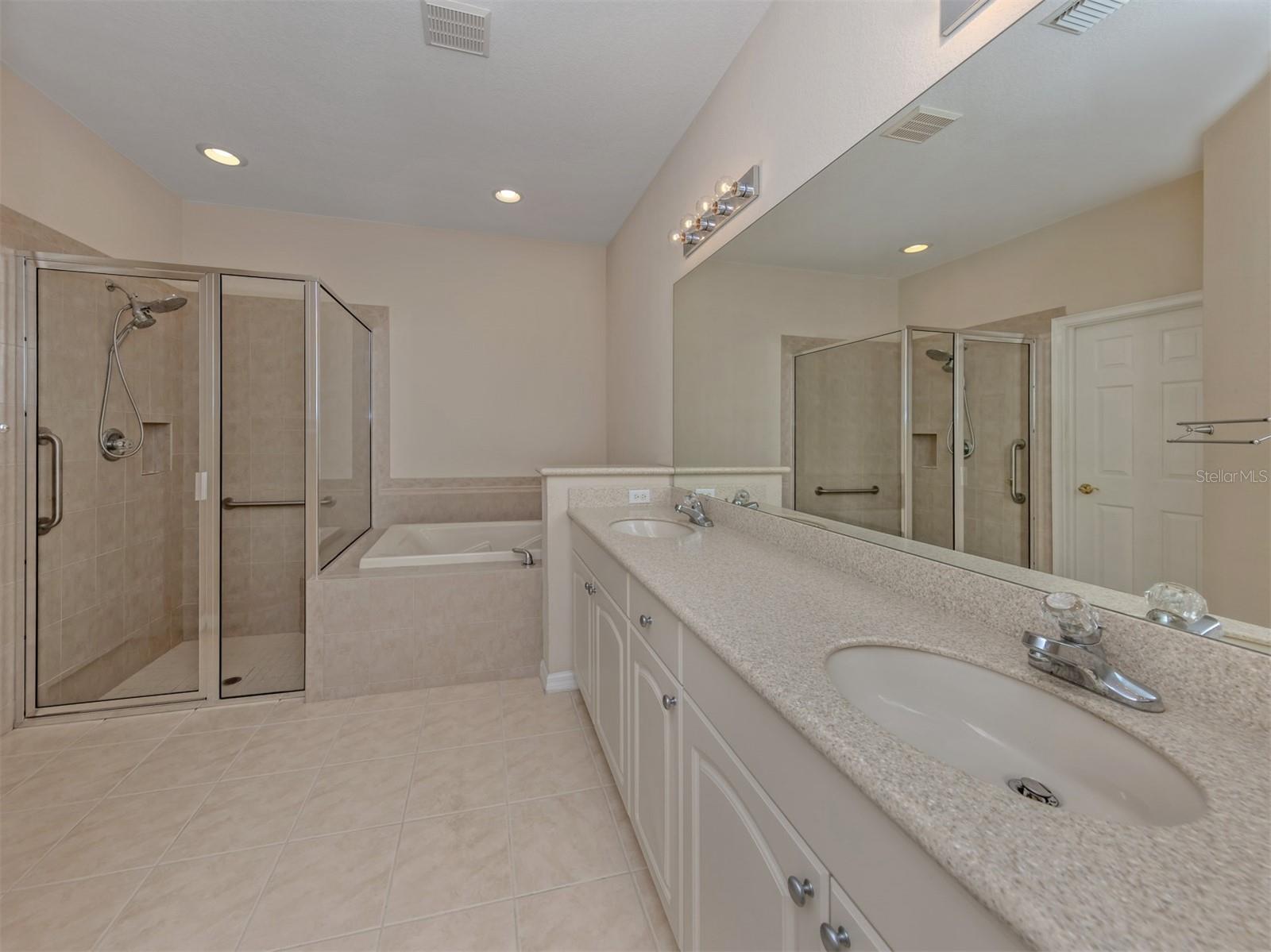 101 MESTRE PL — photo 18